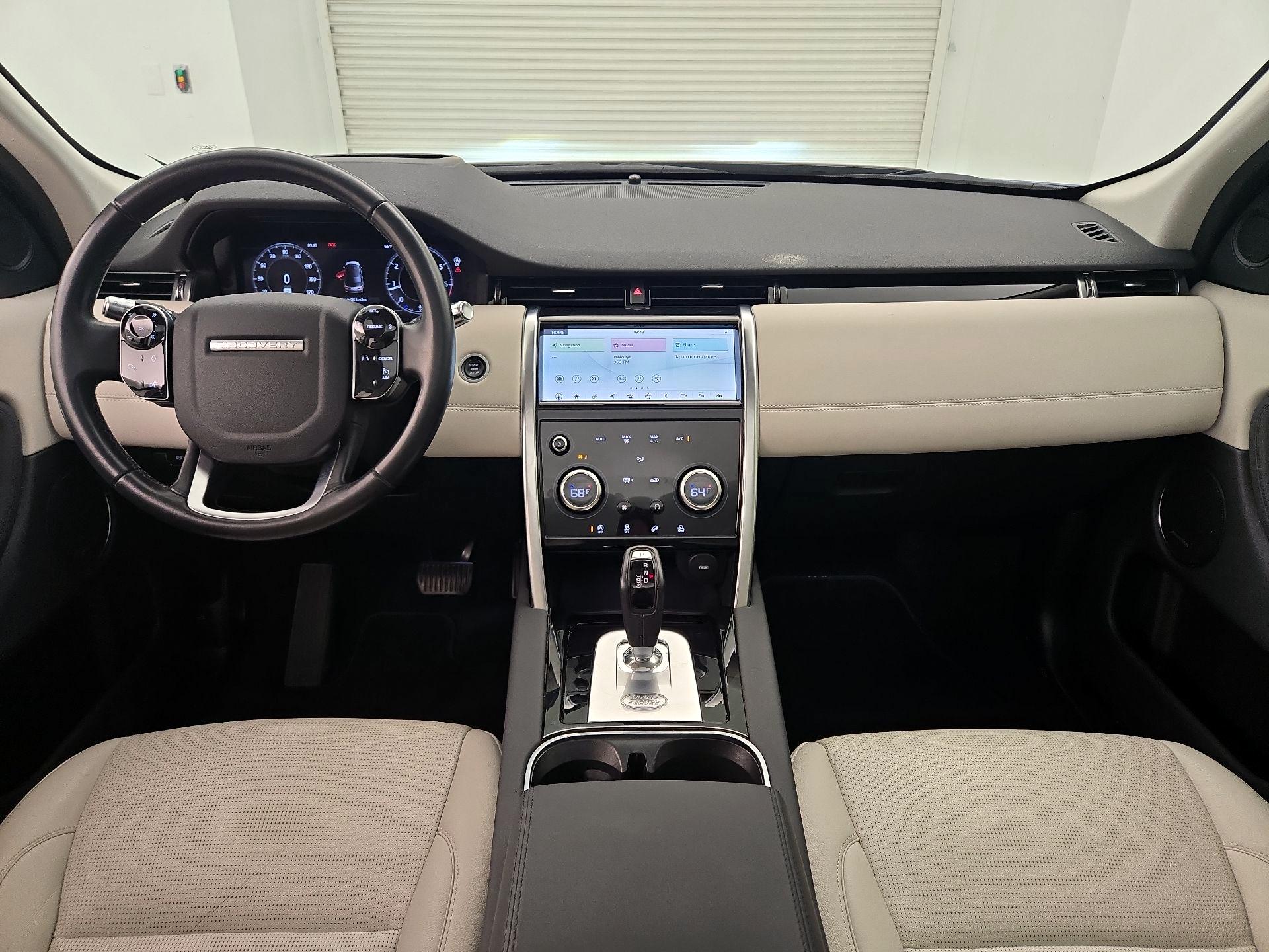 Thumbnail: 2020 Land Rover Discovery Sport - 9