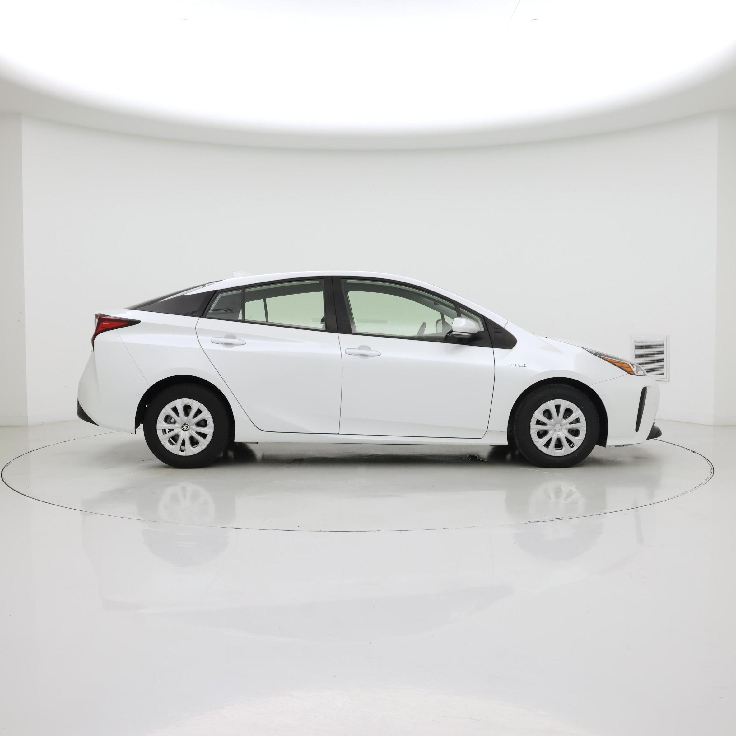 Thumbnail: 2022 Toyota Prius - 7