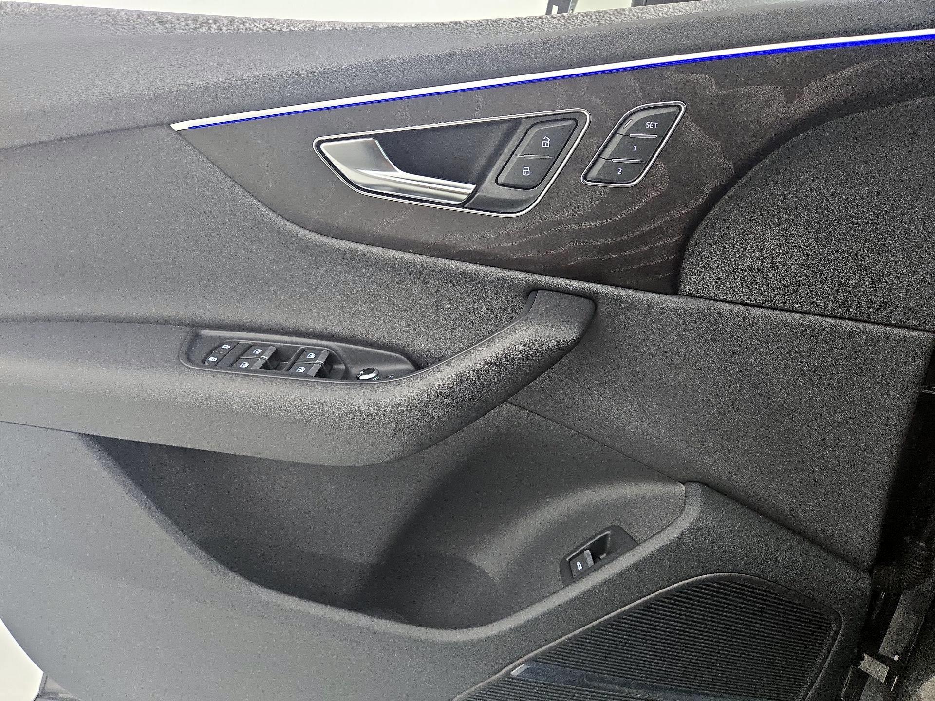 Thumbnail: 2022 Audi Q7 - 12