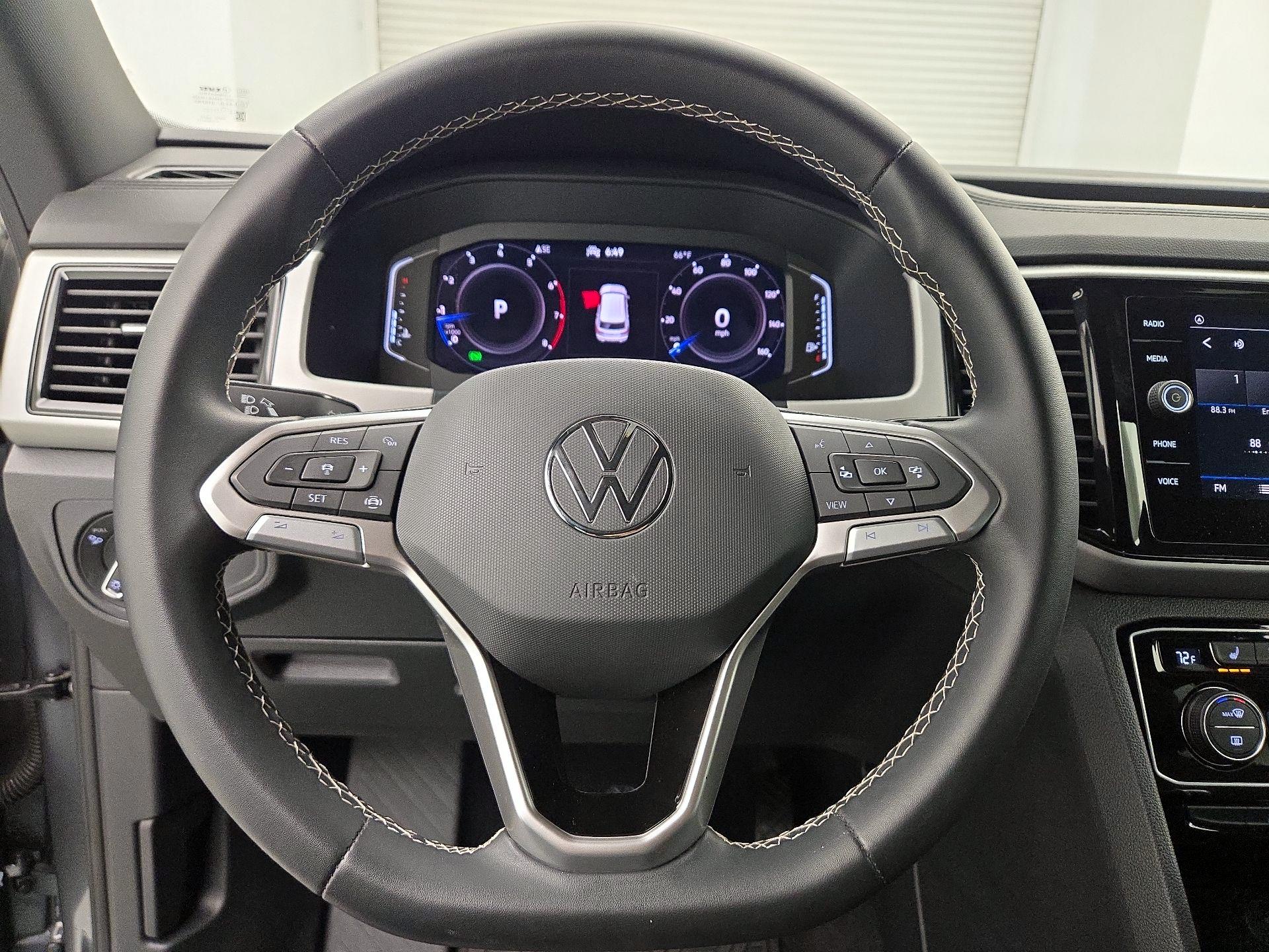 Thumbnail: 2023 Volkswagen Atlas - 10