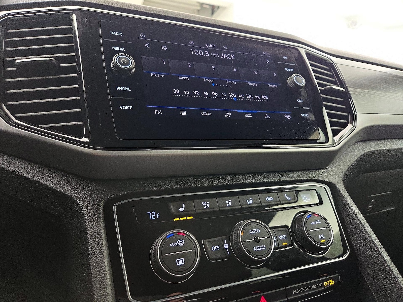 2023 Volkswagen Atlas Cross Sport SE w/Tech - Photo 17