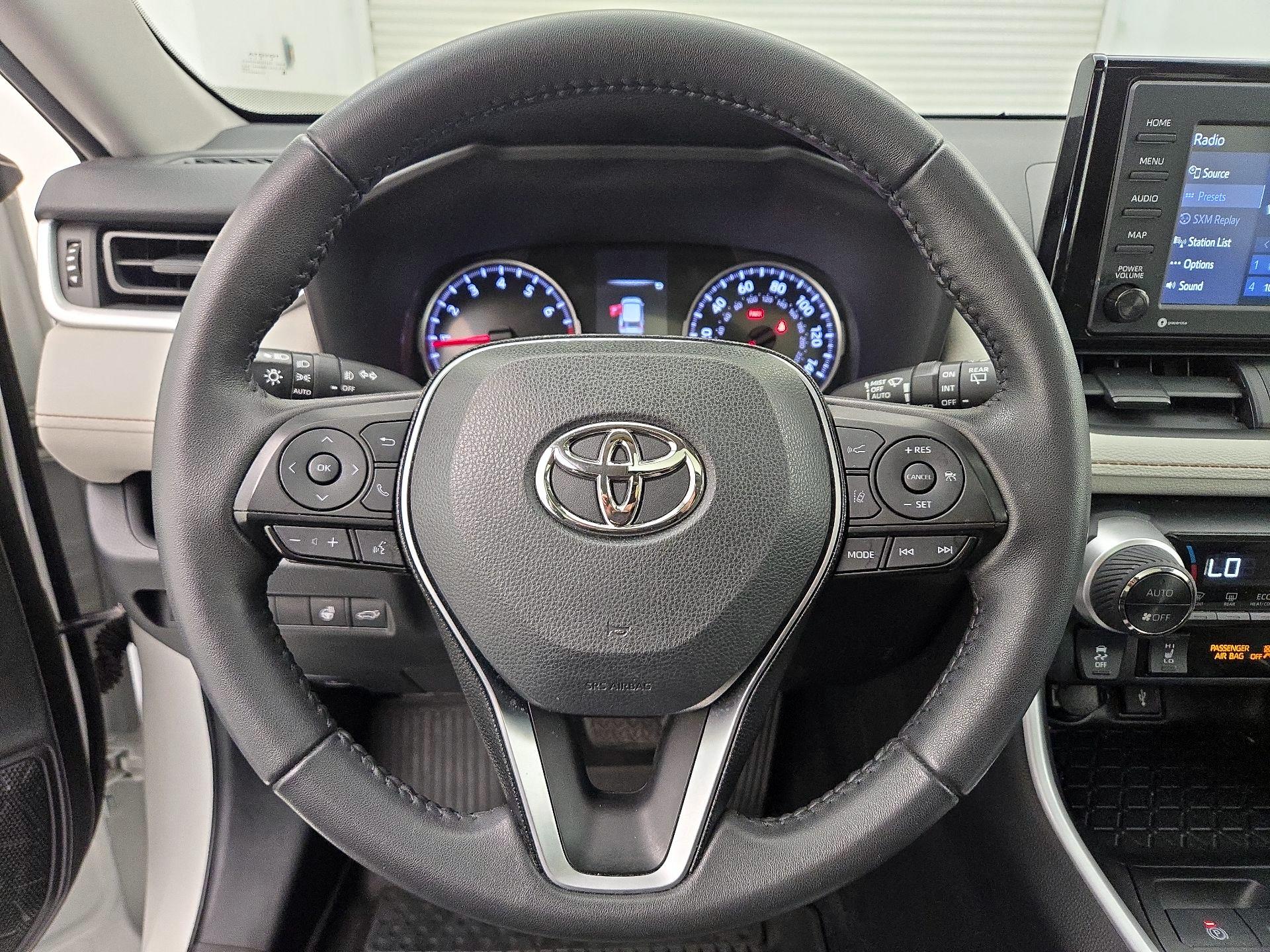Thumbnail: 2021 Toyota RAV4 - 10