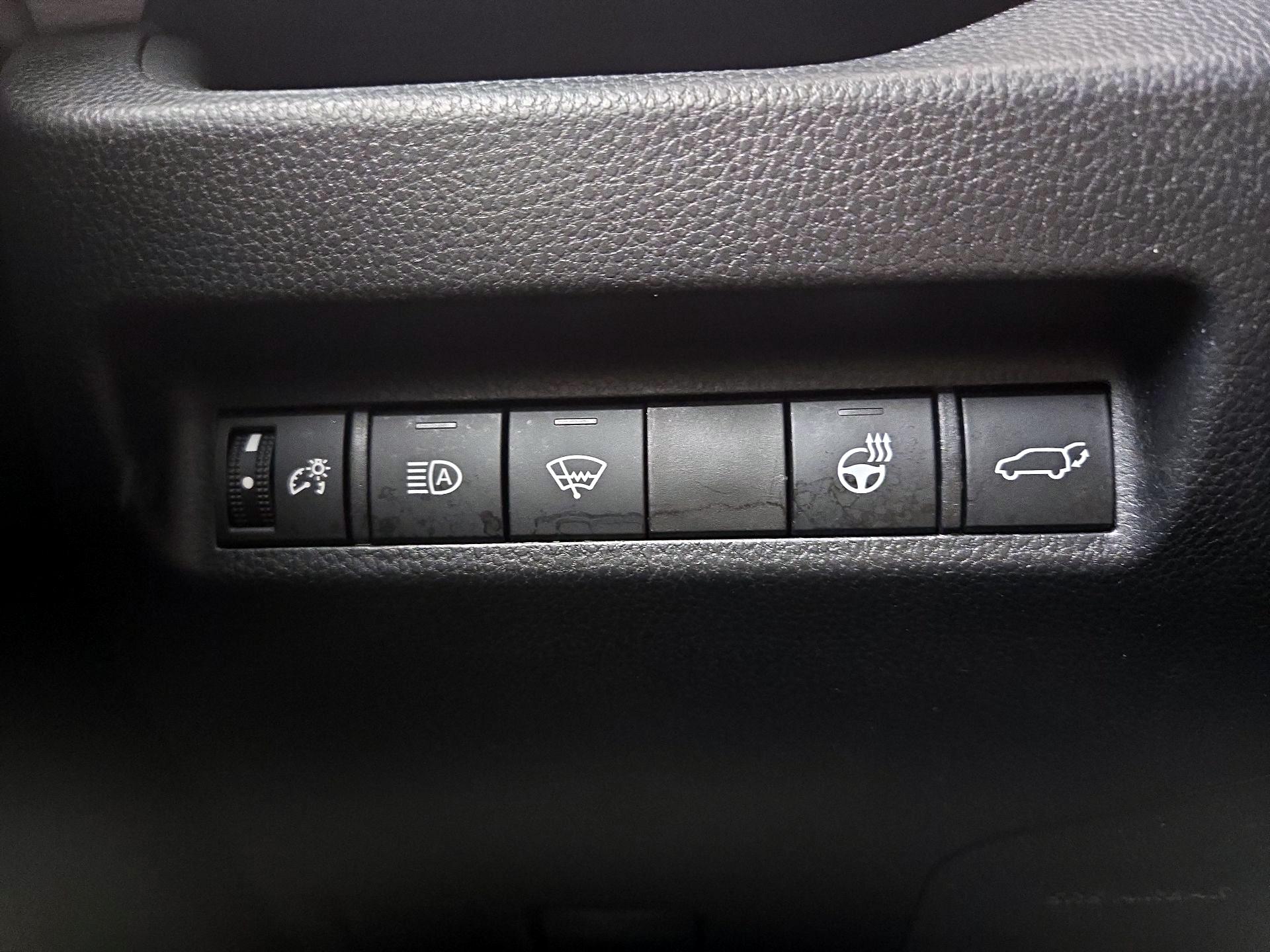 Thumbnail: 2021 Toyota RAV4 - 13