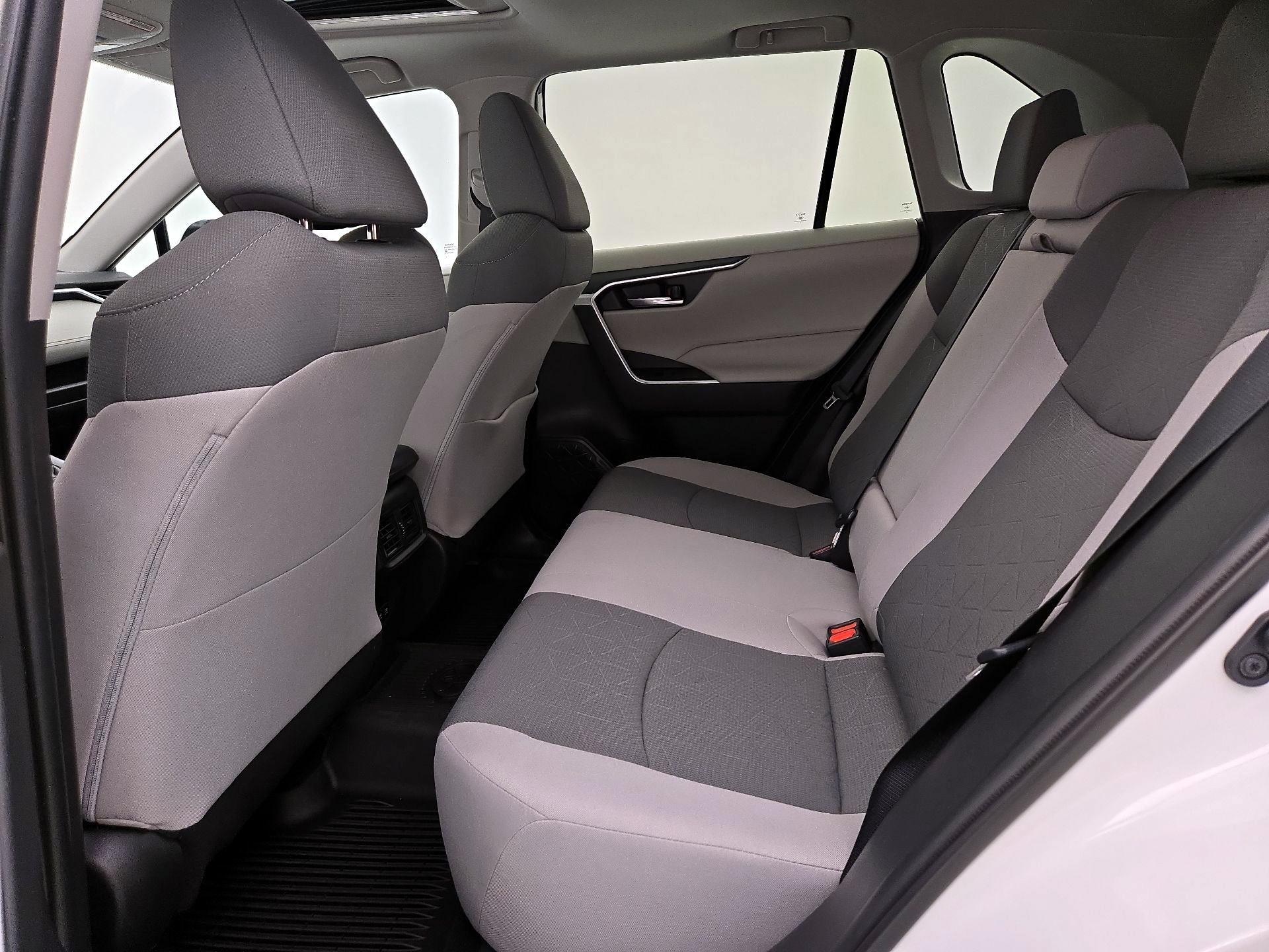 Thumbnail: 2021 Toyota RAV4 - 20