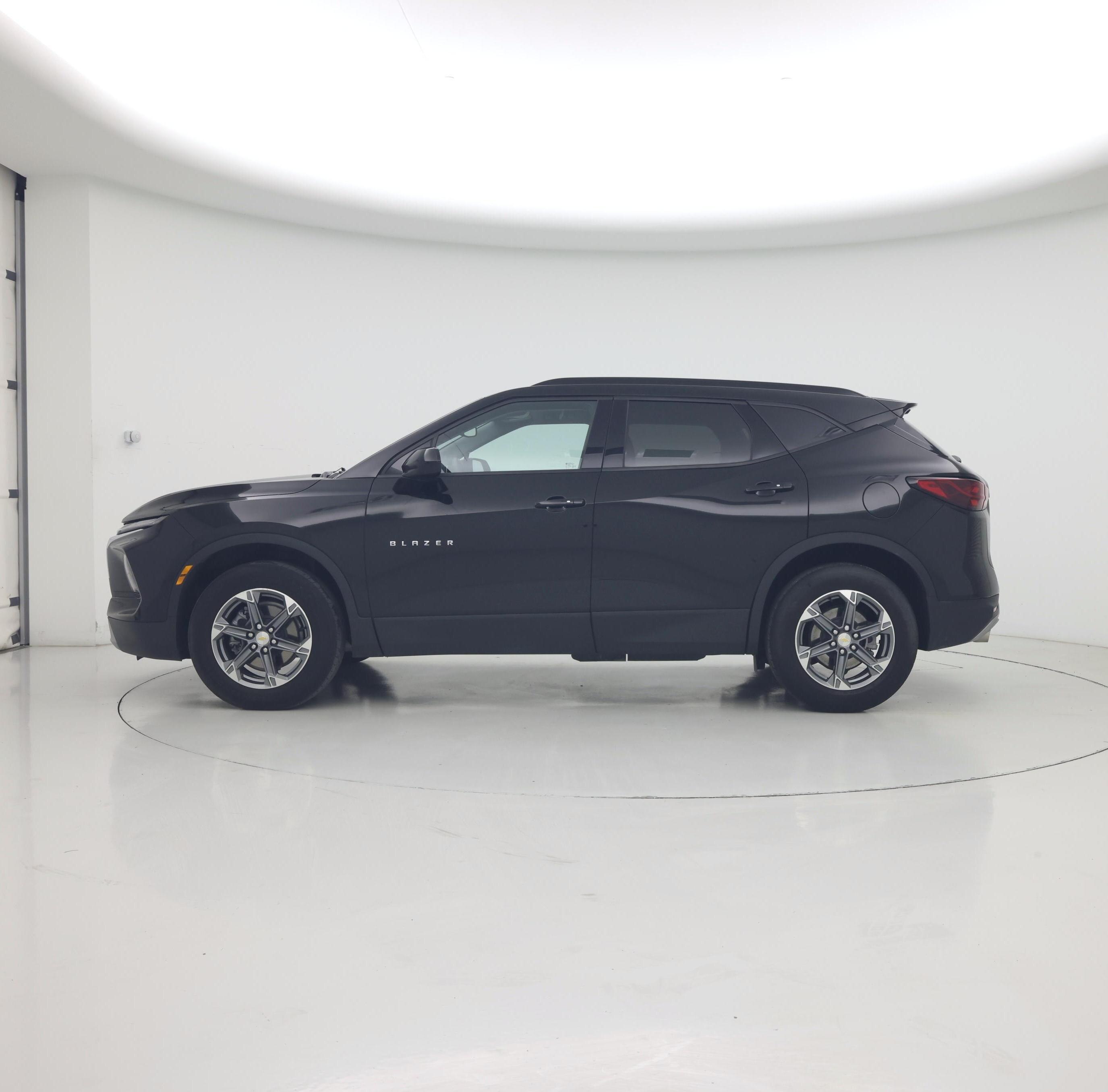 Thumbnail: 2023 Chevrolet Blazer - 3