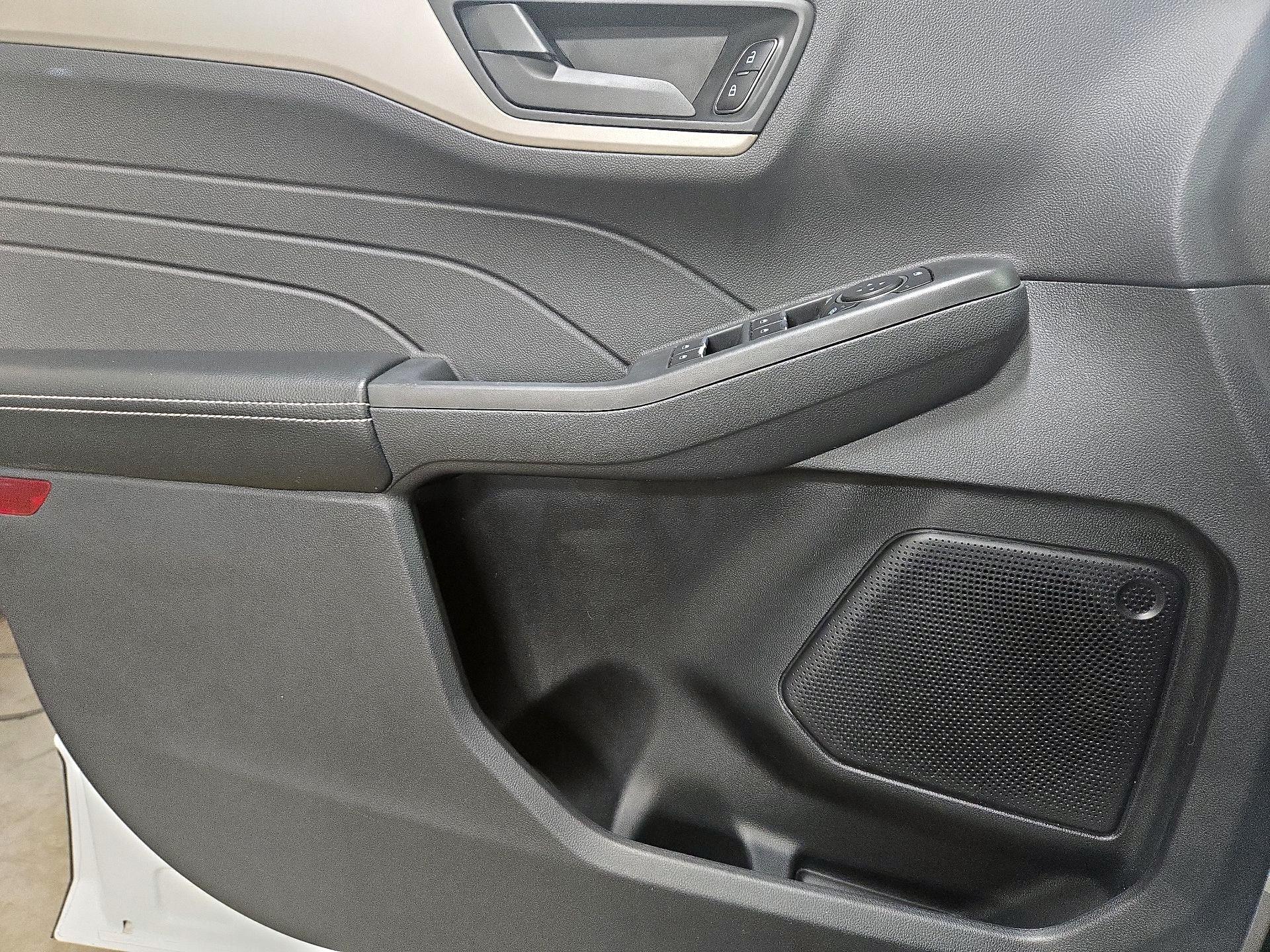 Thumbnail: 2021 Ford Escape - 12