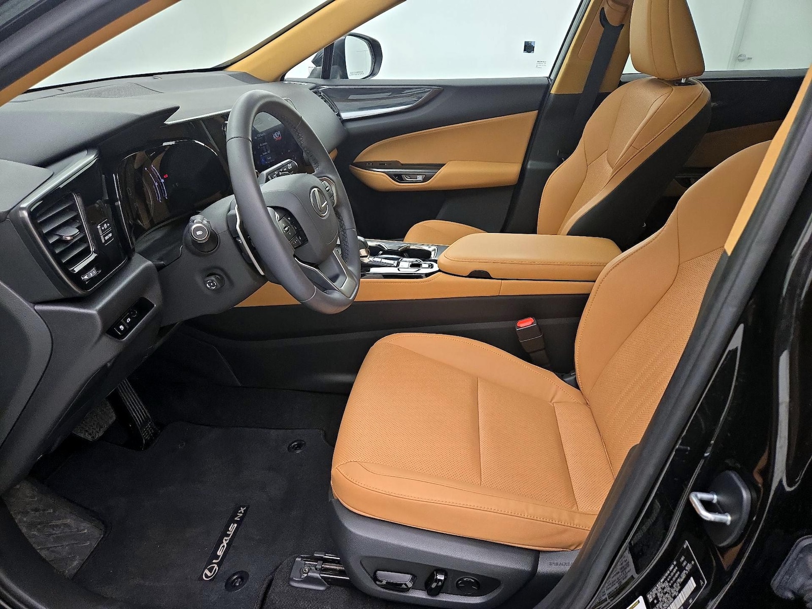 2024 Lexus NX 250 - Photo 12
