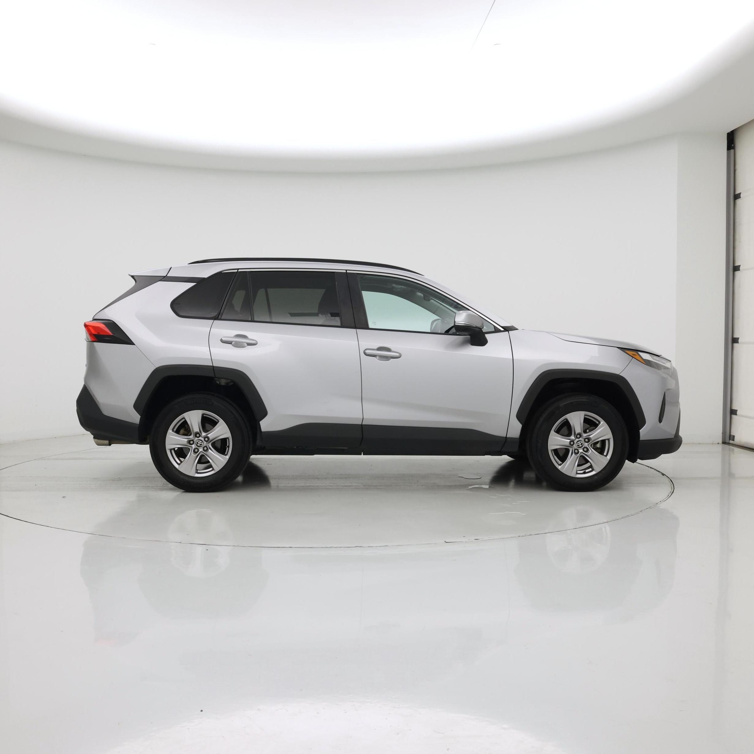 Thumbnail: 2022 Toyota RAV4 - 7