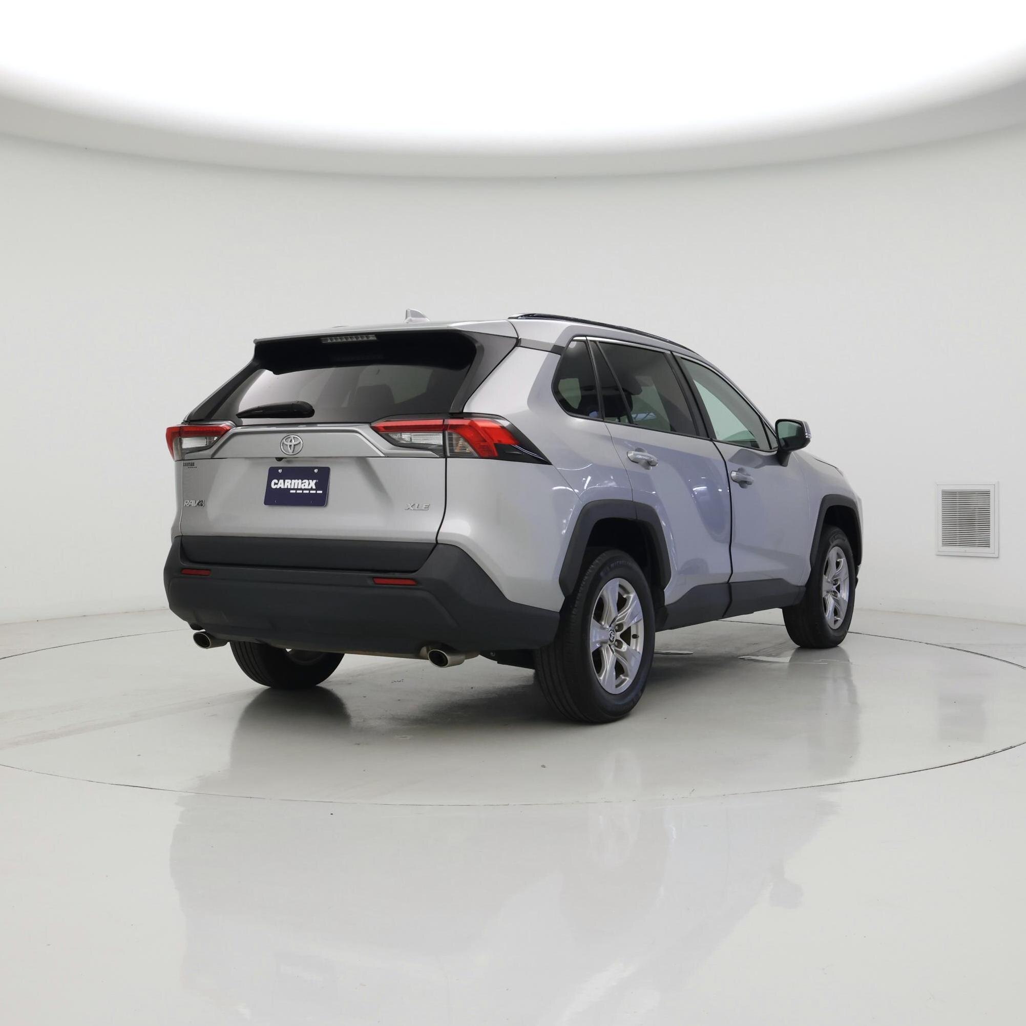 Thumbnail: 2022 Toyota RAV4 - 8