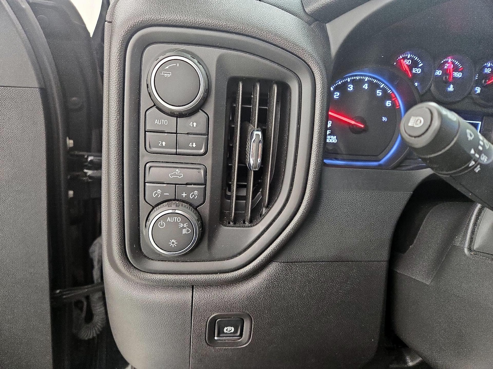 2025 Chevrolet Silverado 1500 Custom Trail Boss - Photo 14