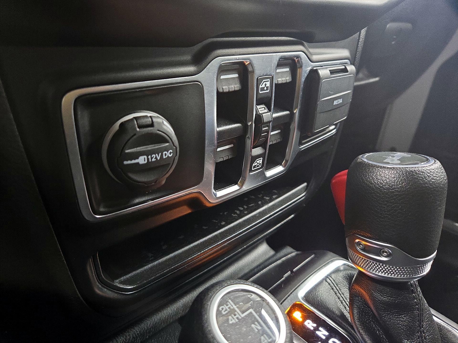 Thumbnail: 2022 Jeep Wrangler - 18