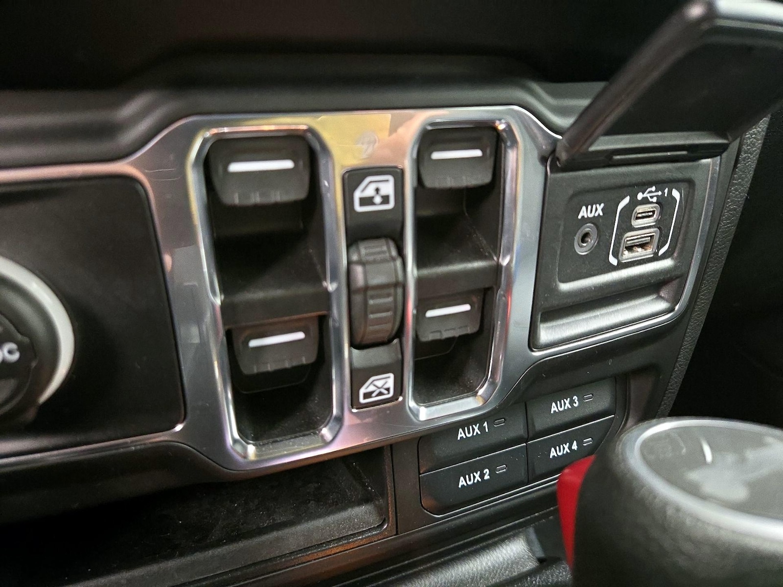 2022 Jeep Wrangler Unlimited Willys - Photo 20