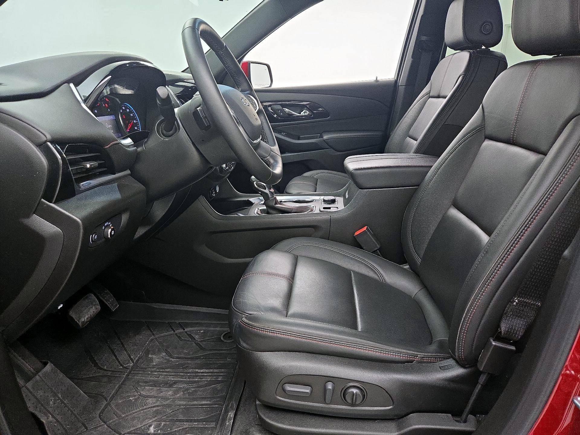 Thumbnail: 2023 Chevrolet Traverse - 11