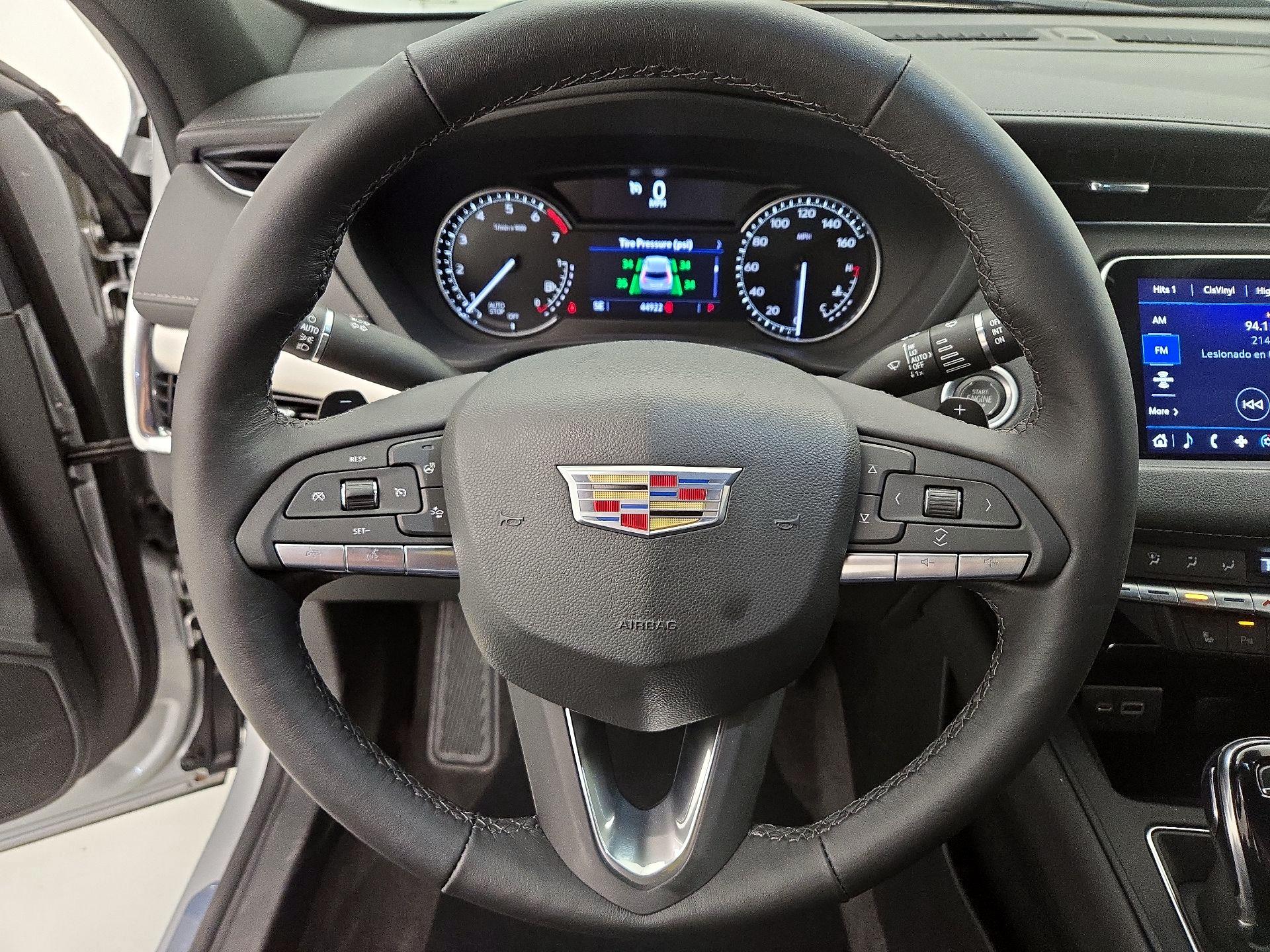 Thumbnail: 2022 Cadillac XT4 - 10