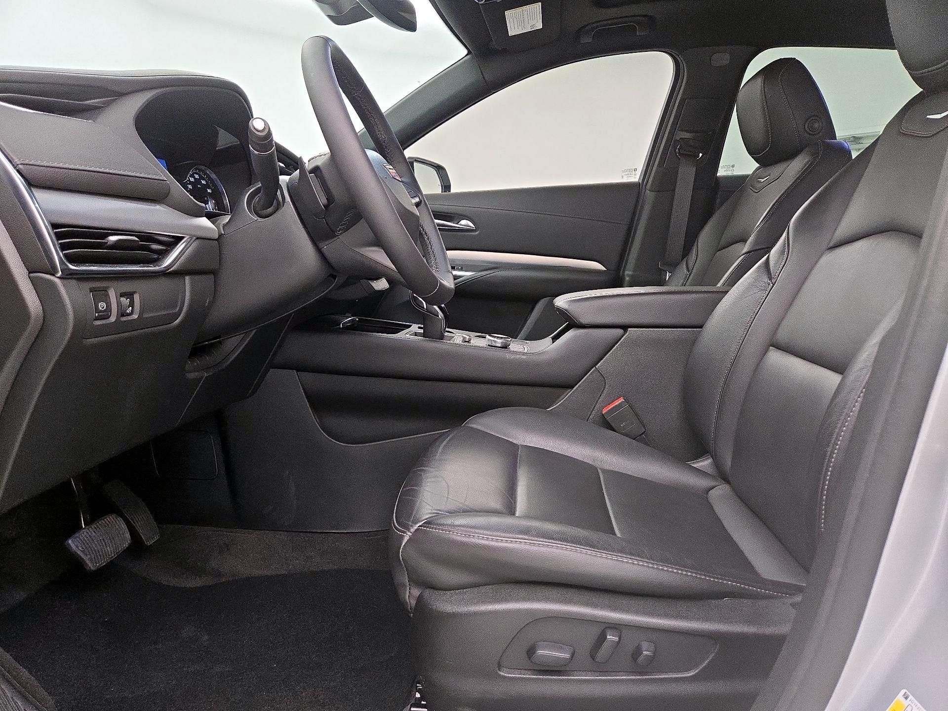 Thumbnail: 2022 Cadillac XT4 - 11