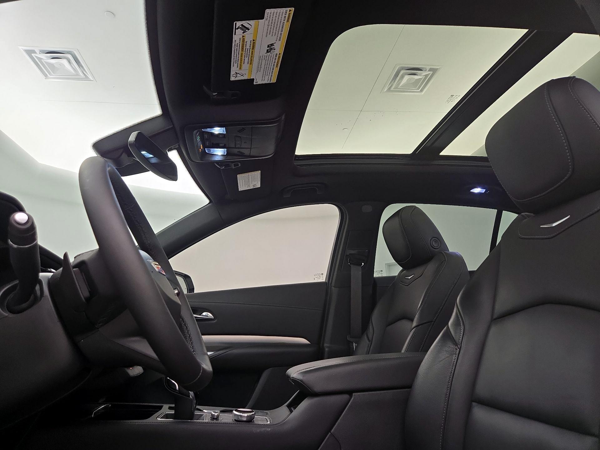 Thumbnail: 2022 Cadillac XT4 - 19