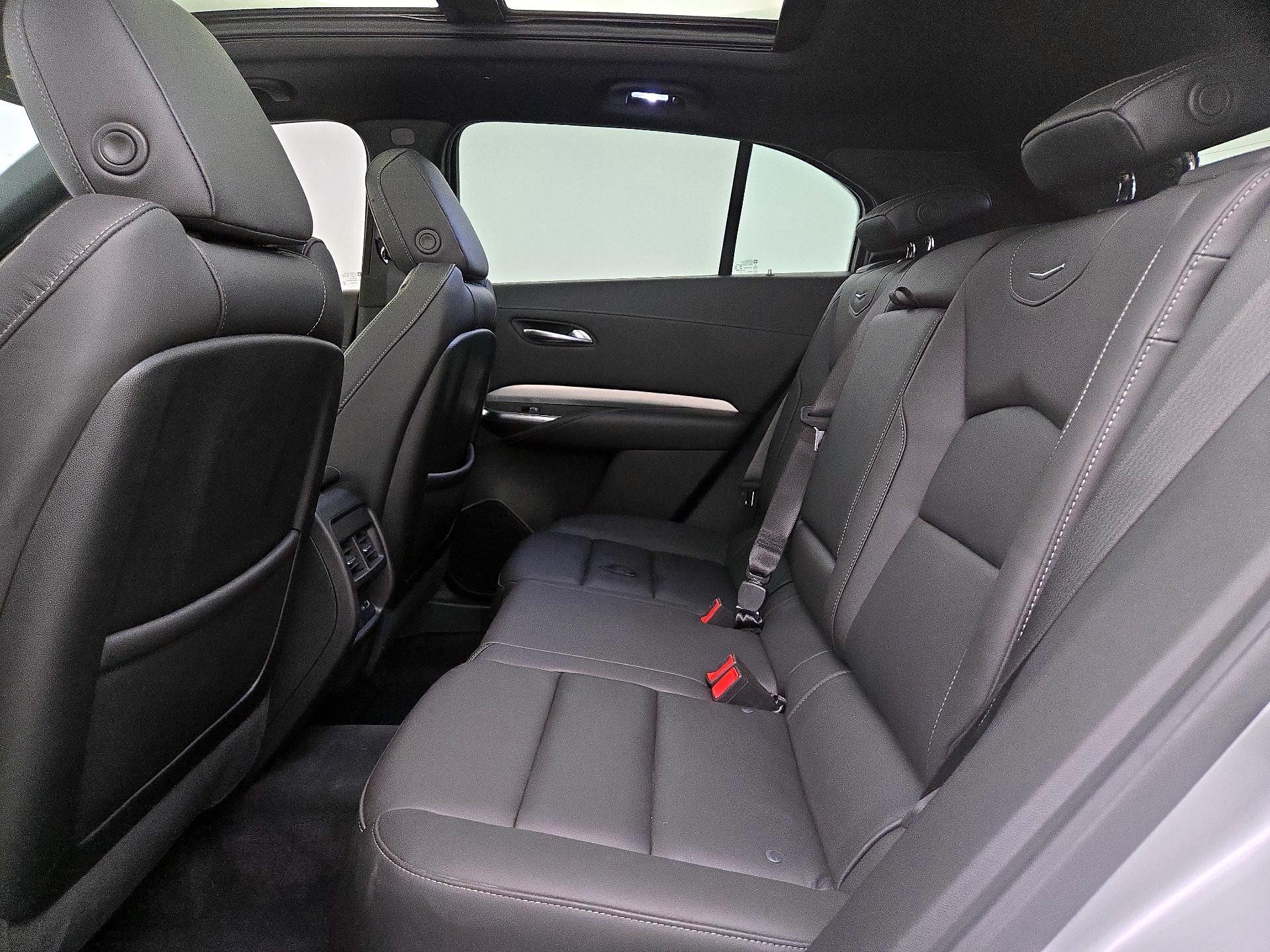 Thumbnail: 2022 Cadillac XT4 - 20