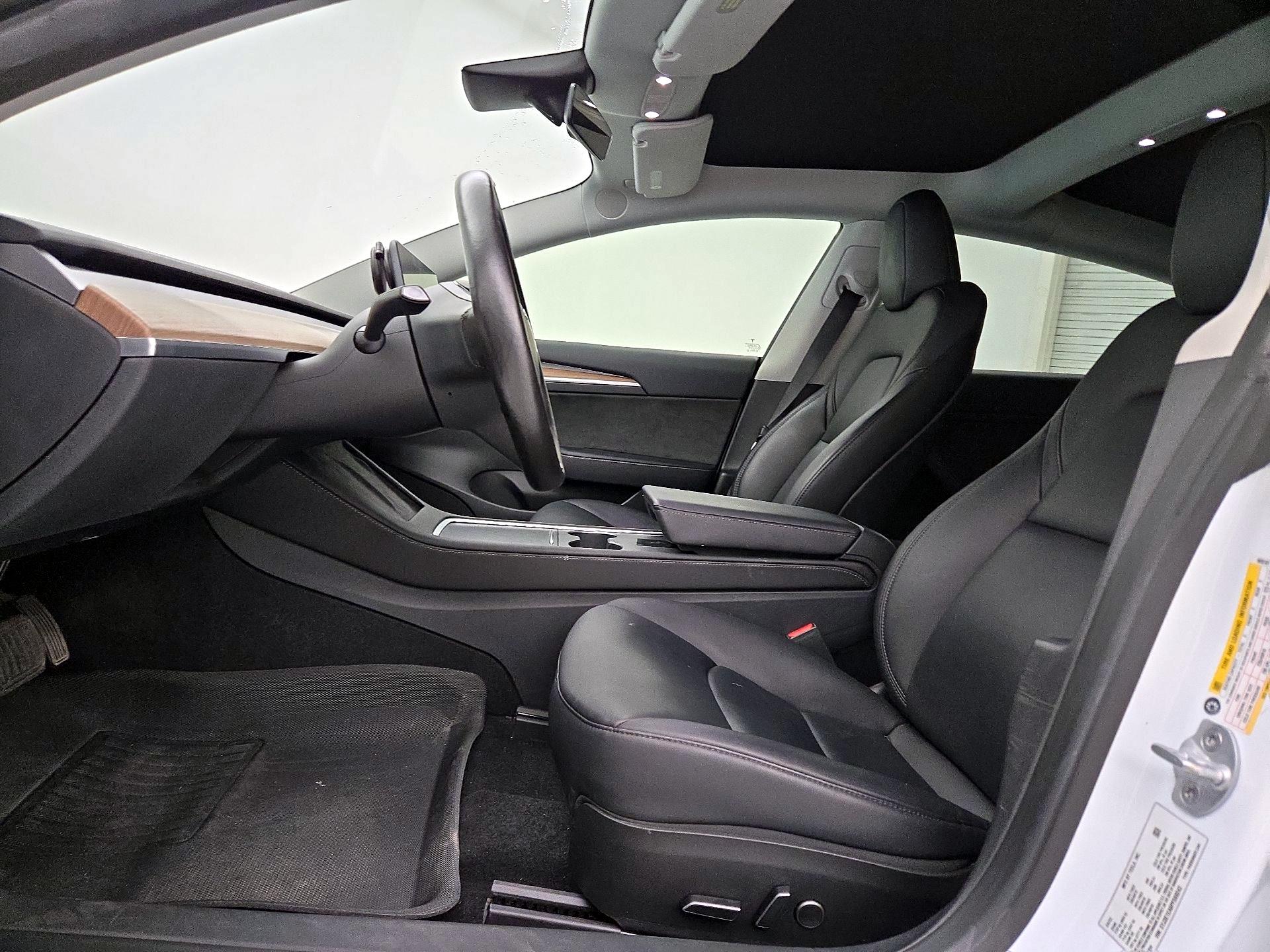 Thumbnail: 2023 Tesla Model 3 - 11
