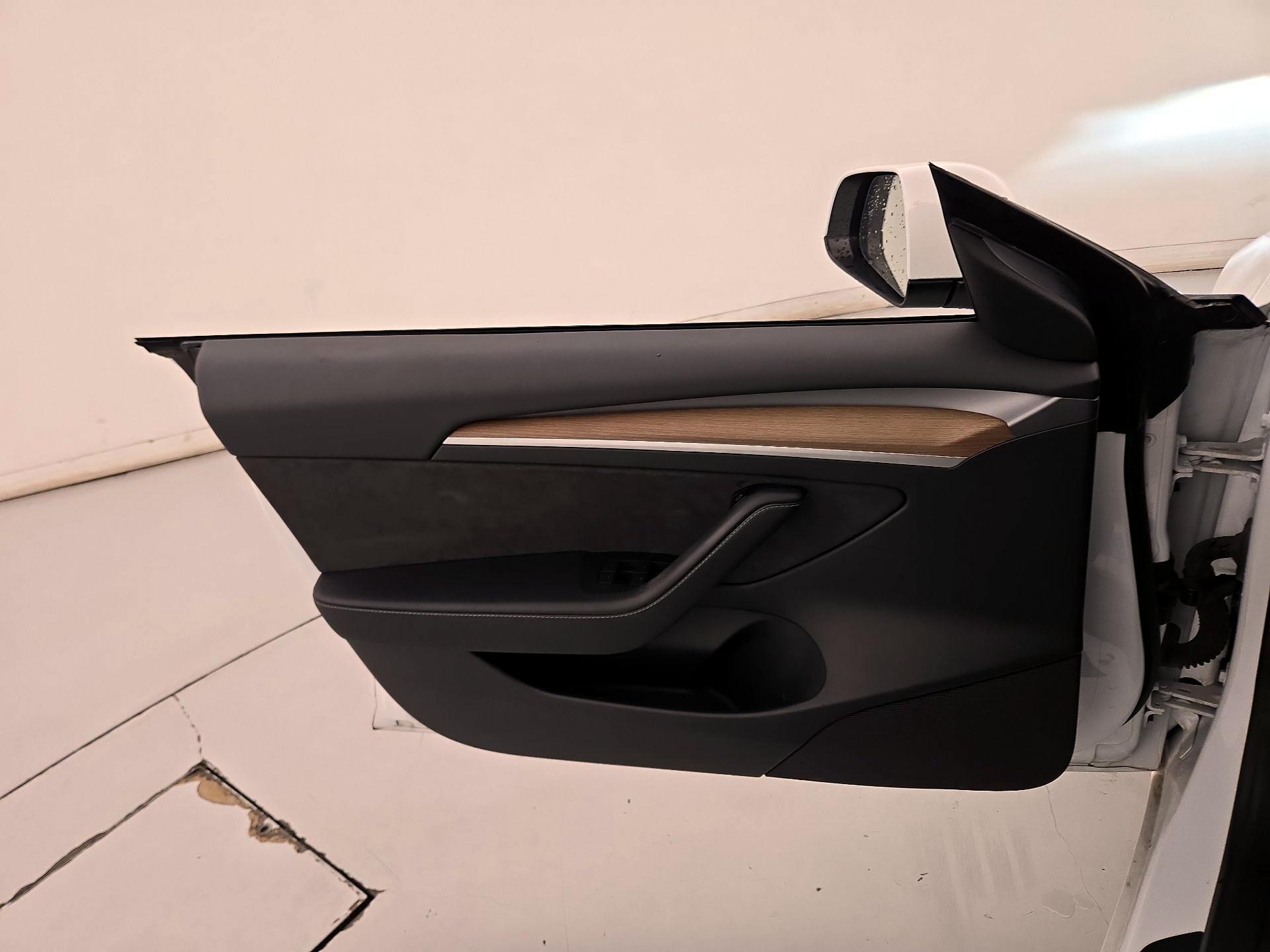 Thumbnail: 2023 Tesla Model 3 - 12