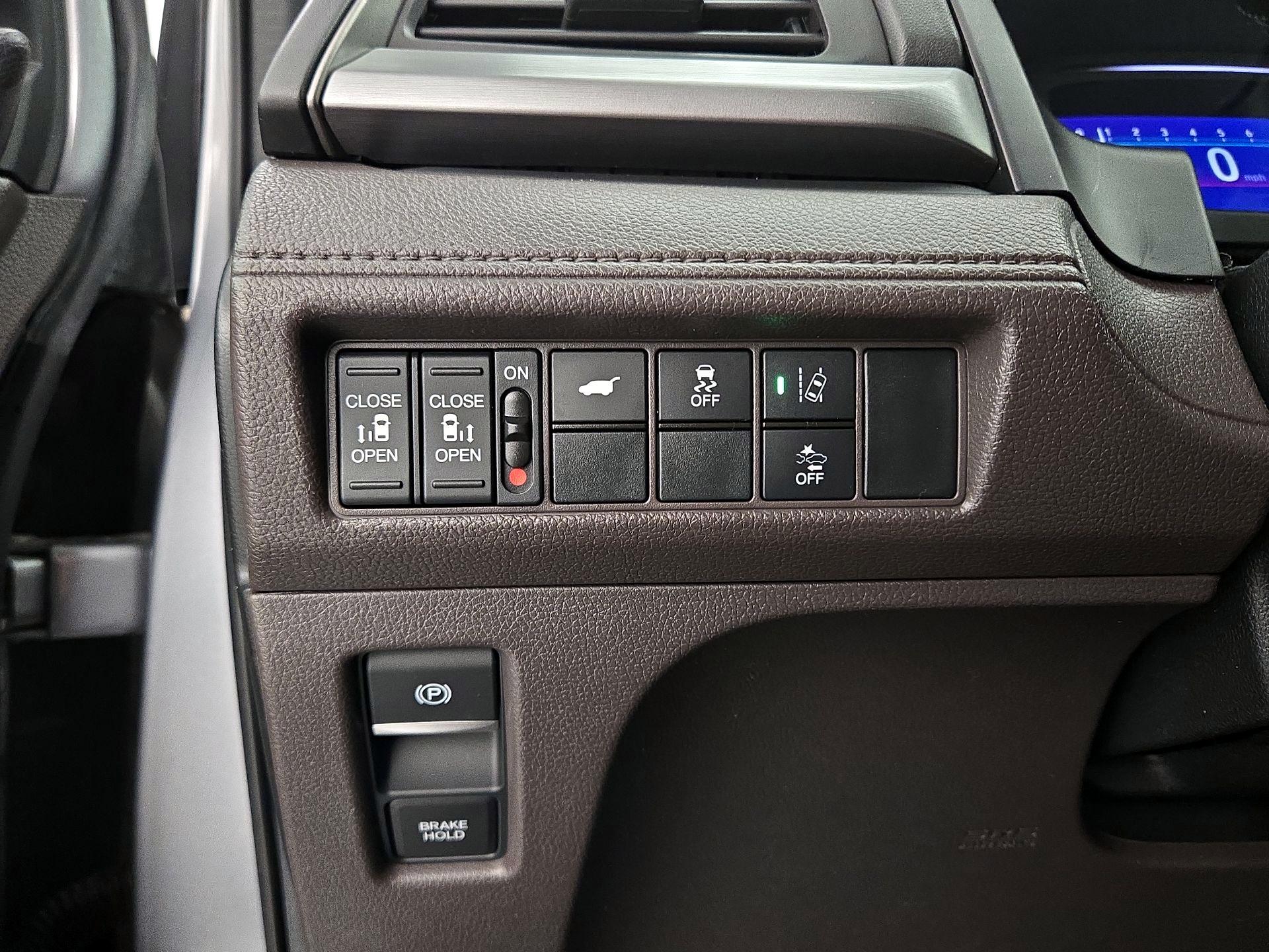 Thumbnail: 2019 Honda Odyssey - 13