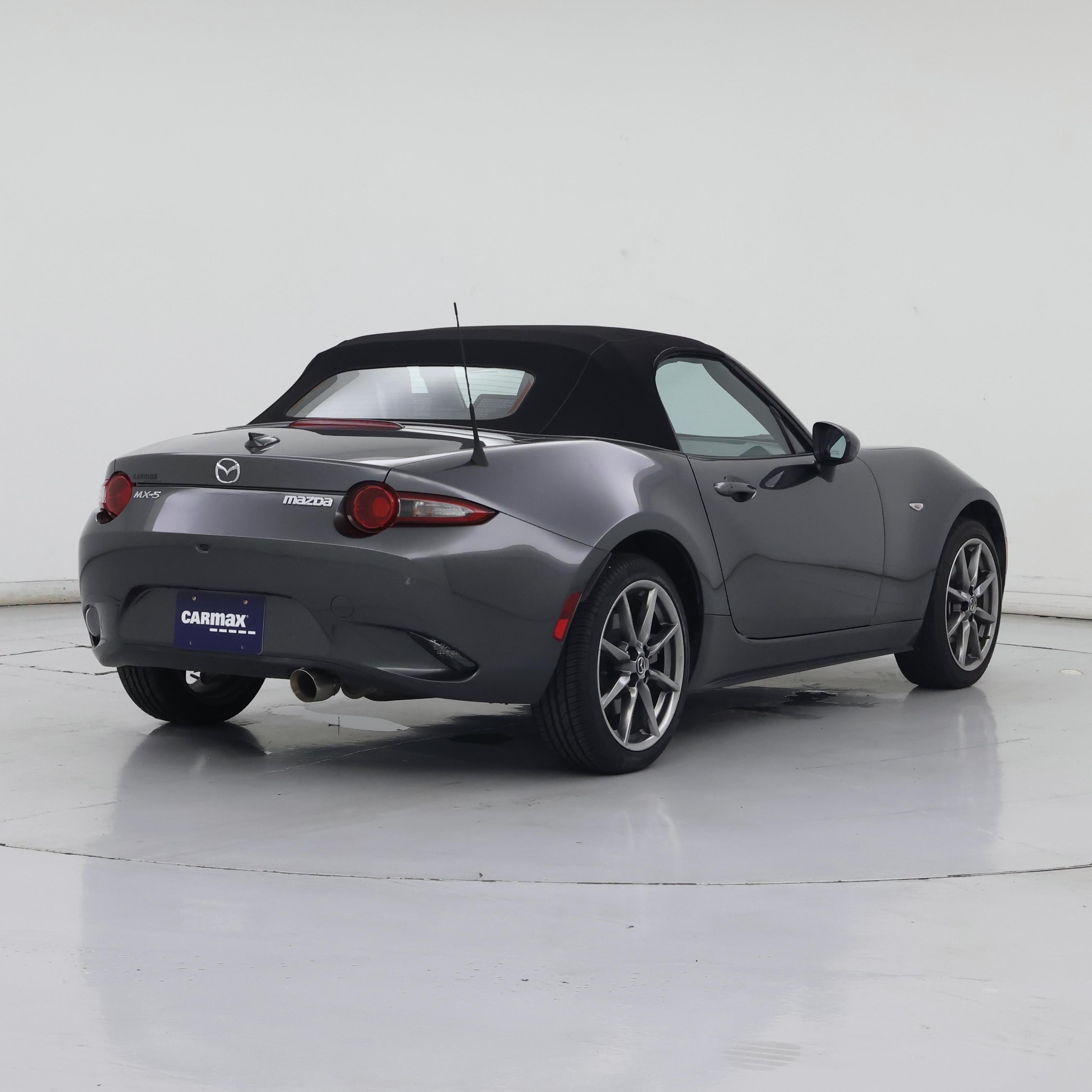Thumbnail: 2022 Mazda MX-5 Miata - 8