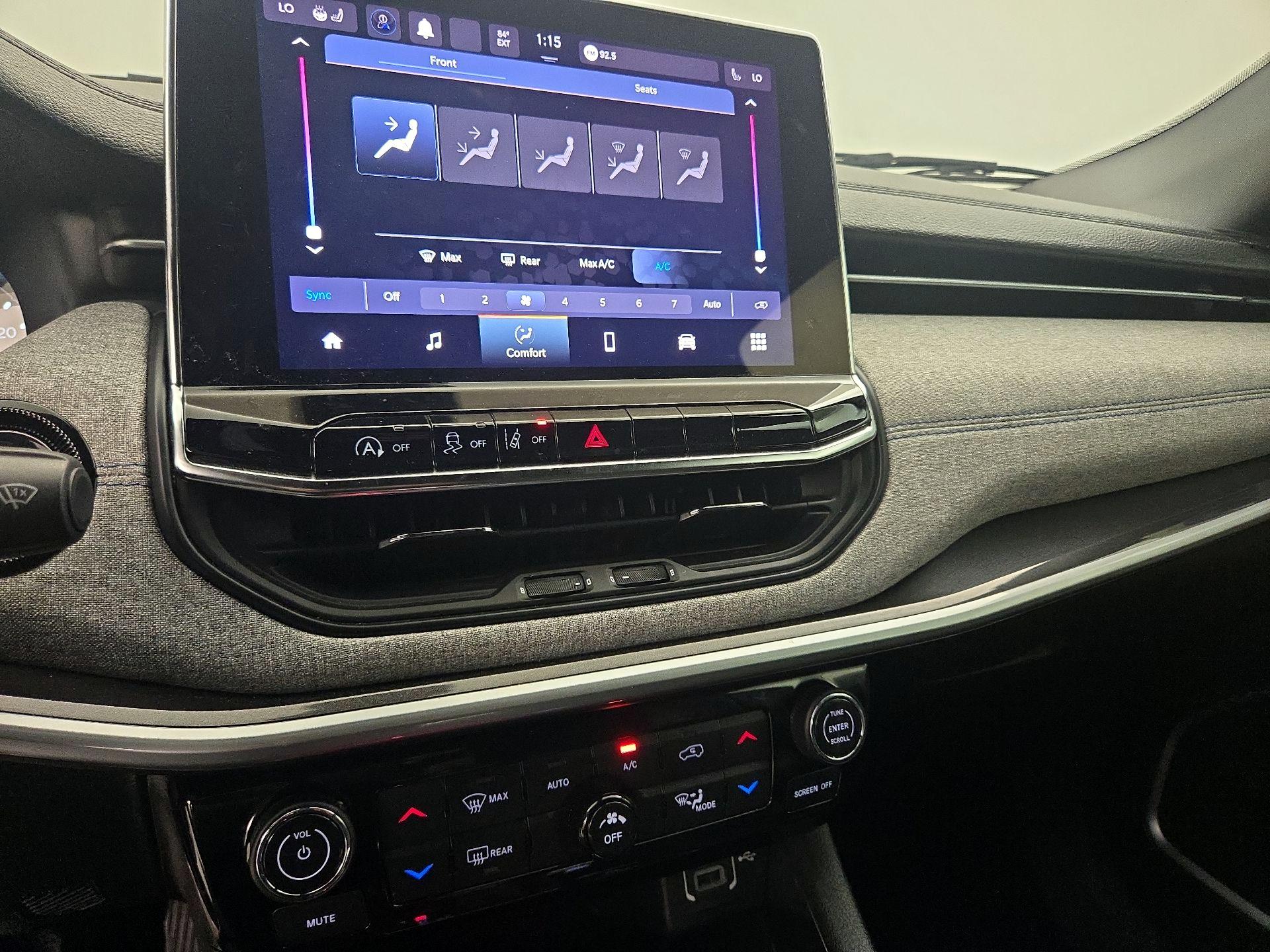 Thumbnail: 2023 Jeep Compass - 16