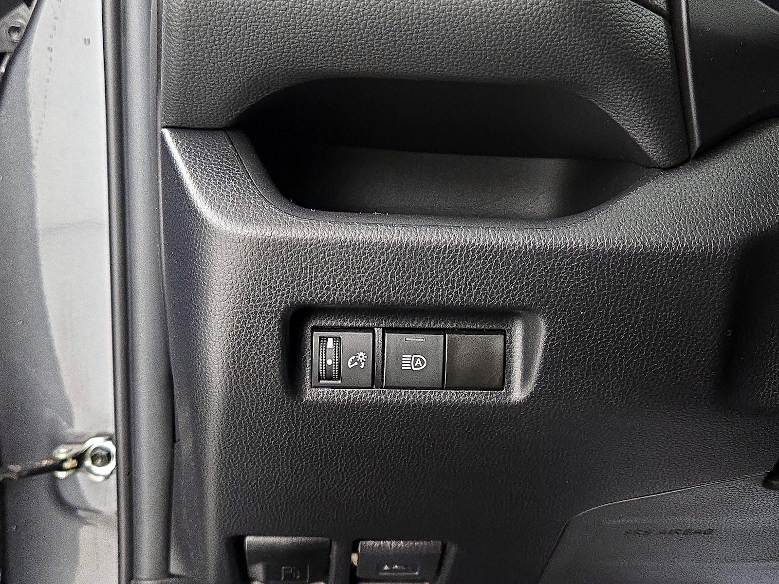 2023 Toyota RAV4 XLE - Photo 14