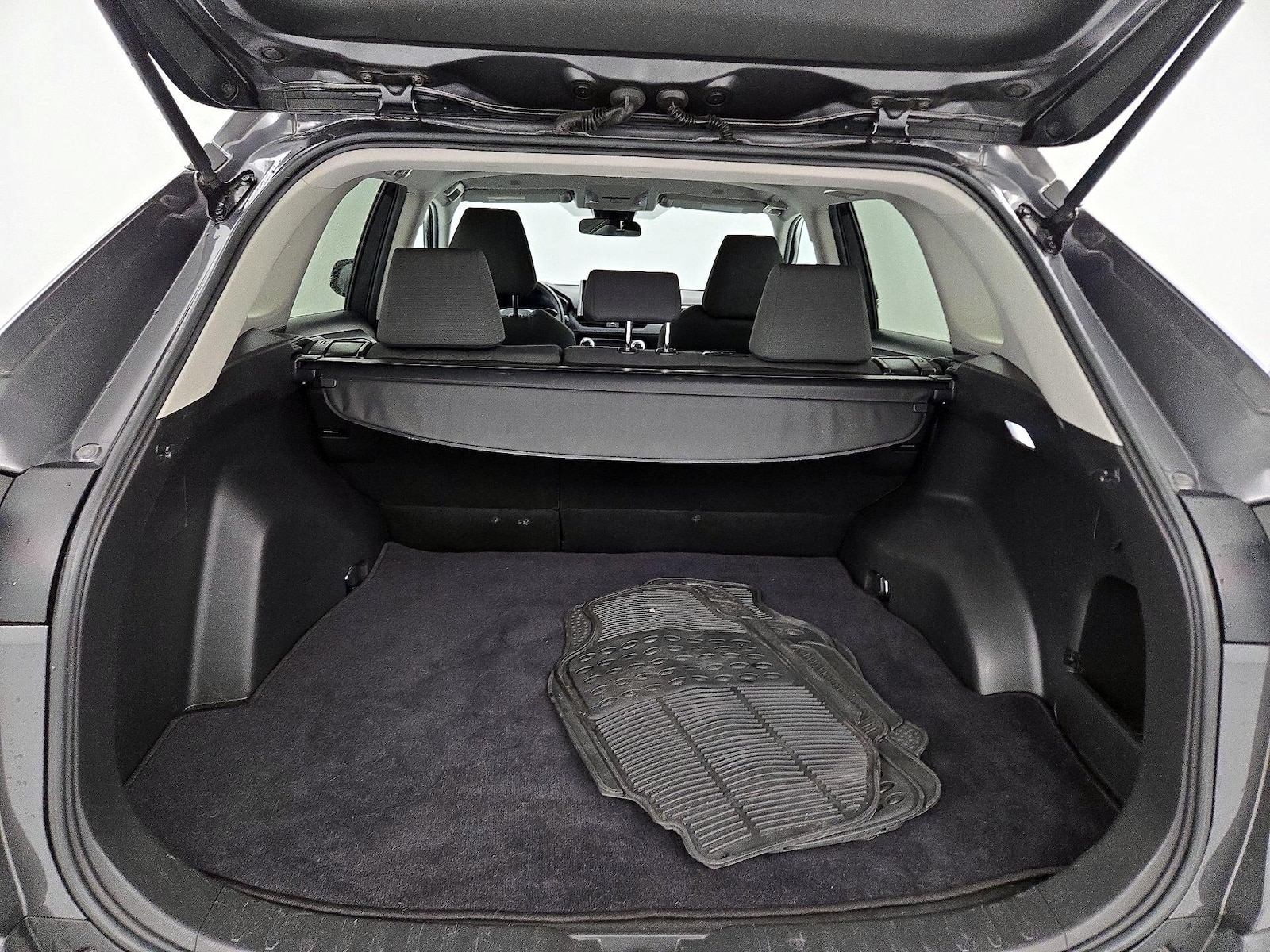 2023 Toyota RAV4 XLE - Photo 21