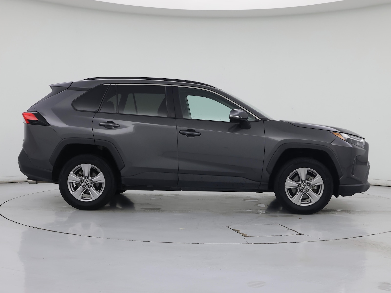 2023 Toyota RAV4 XLE - Photo 8