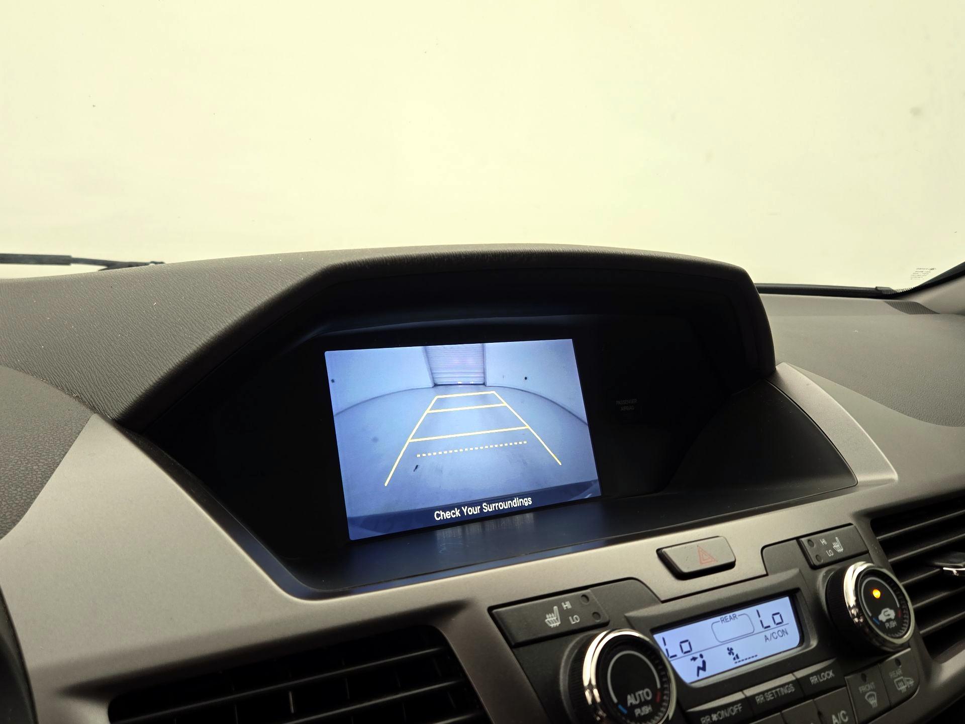 Thumbnail: 2015 Honda Odyssey - 14