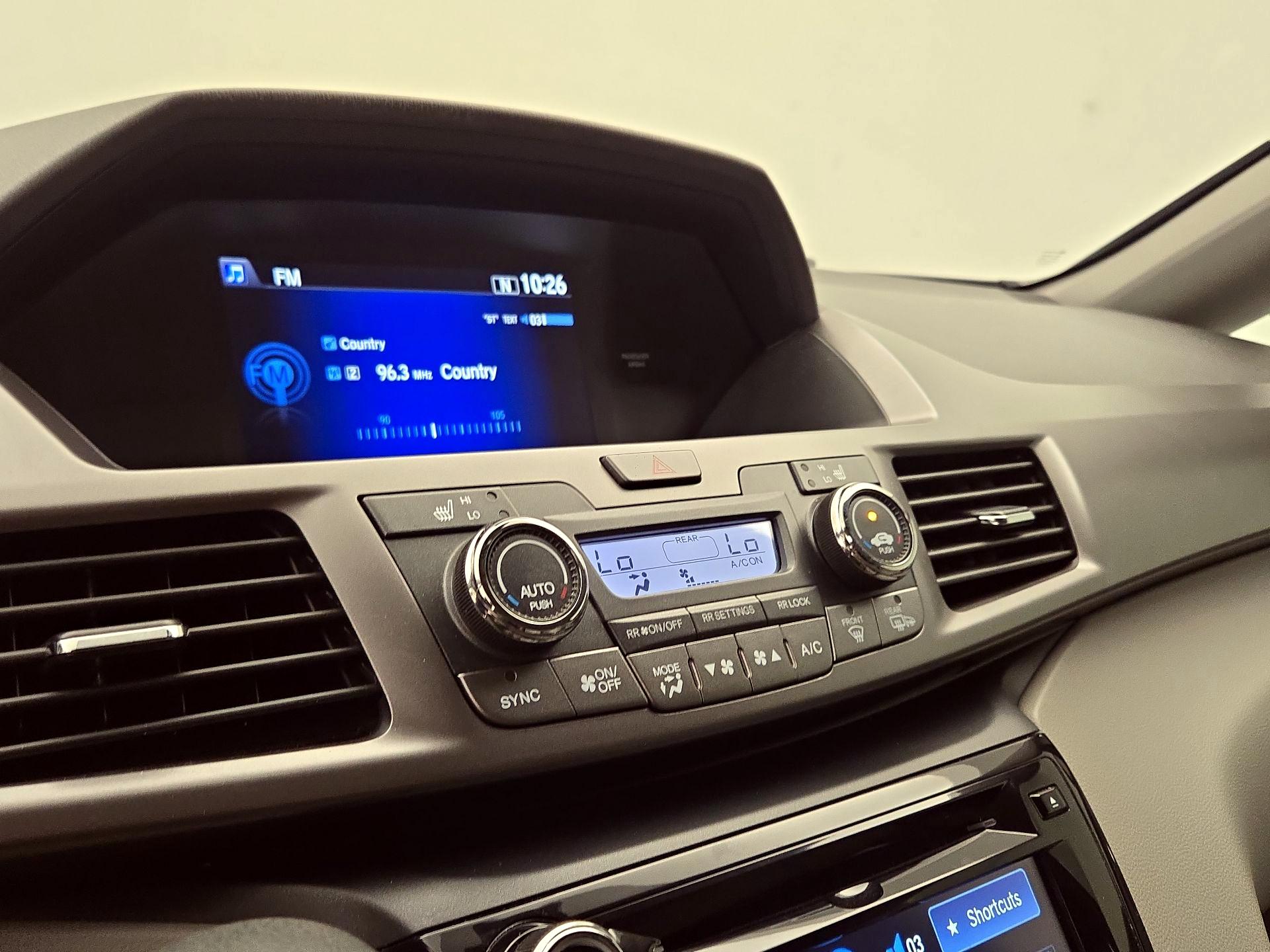 Thumbnail: 2015 Honda Odyssey - 16