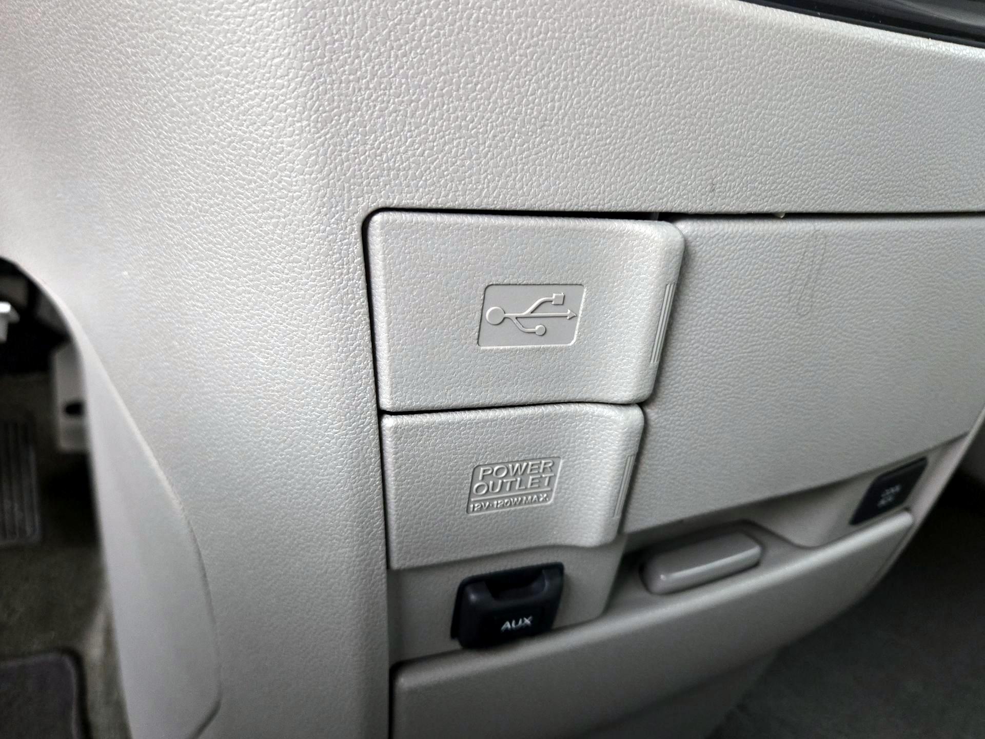 Thumbnail: 2015 Honda Odyssey - 18
