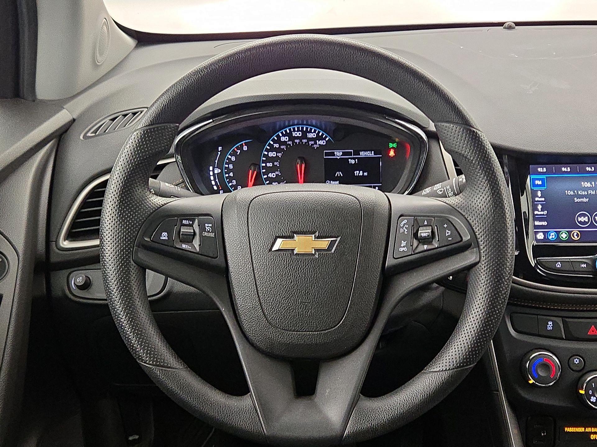 Thumbnail: 2018 Chevrolet Trax - 10
