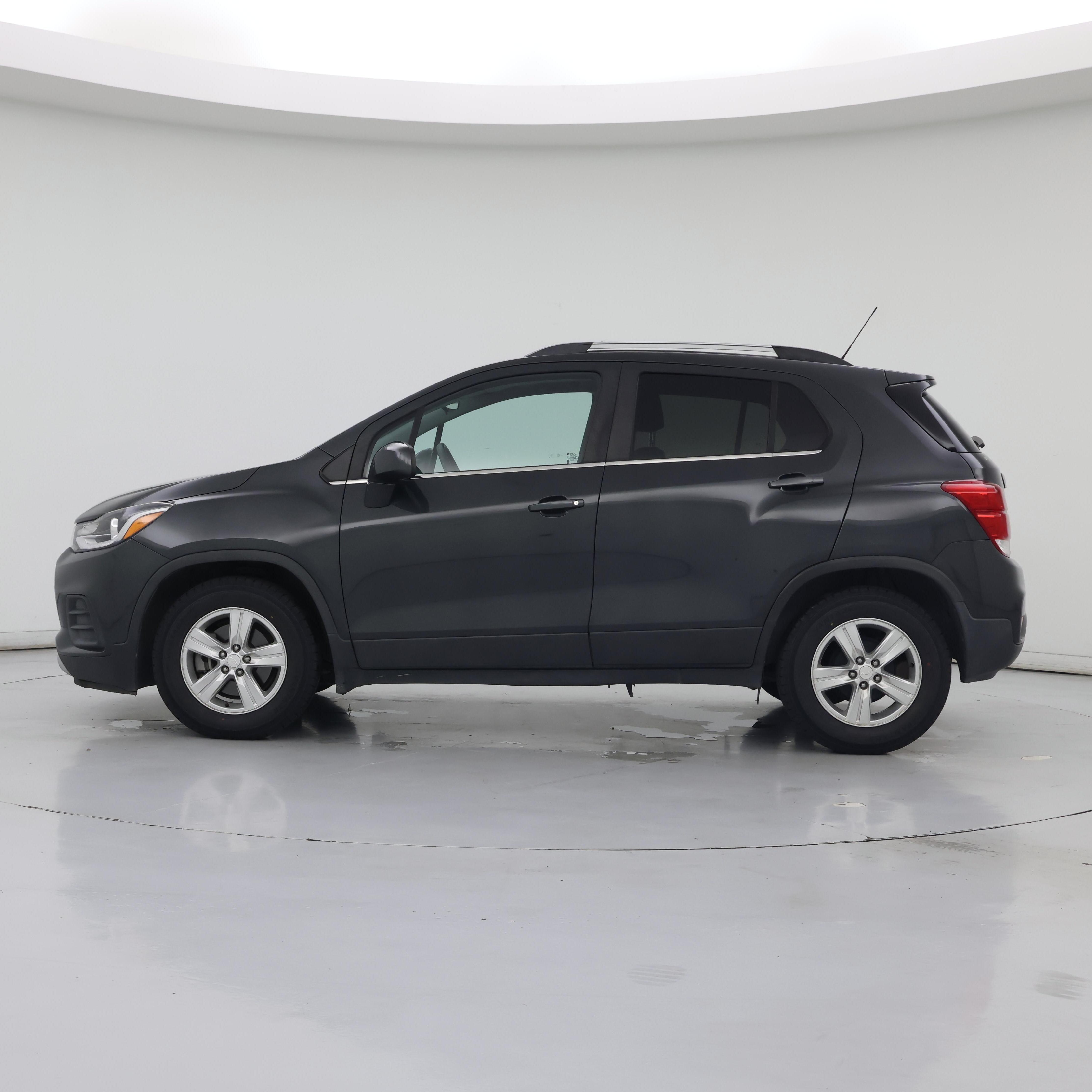 Thumbnail: 2018 Chevrolet Trax - 3