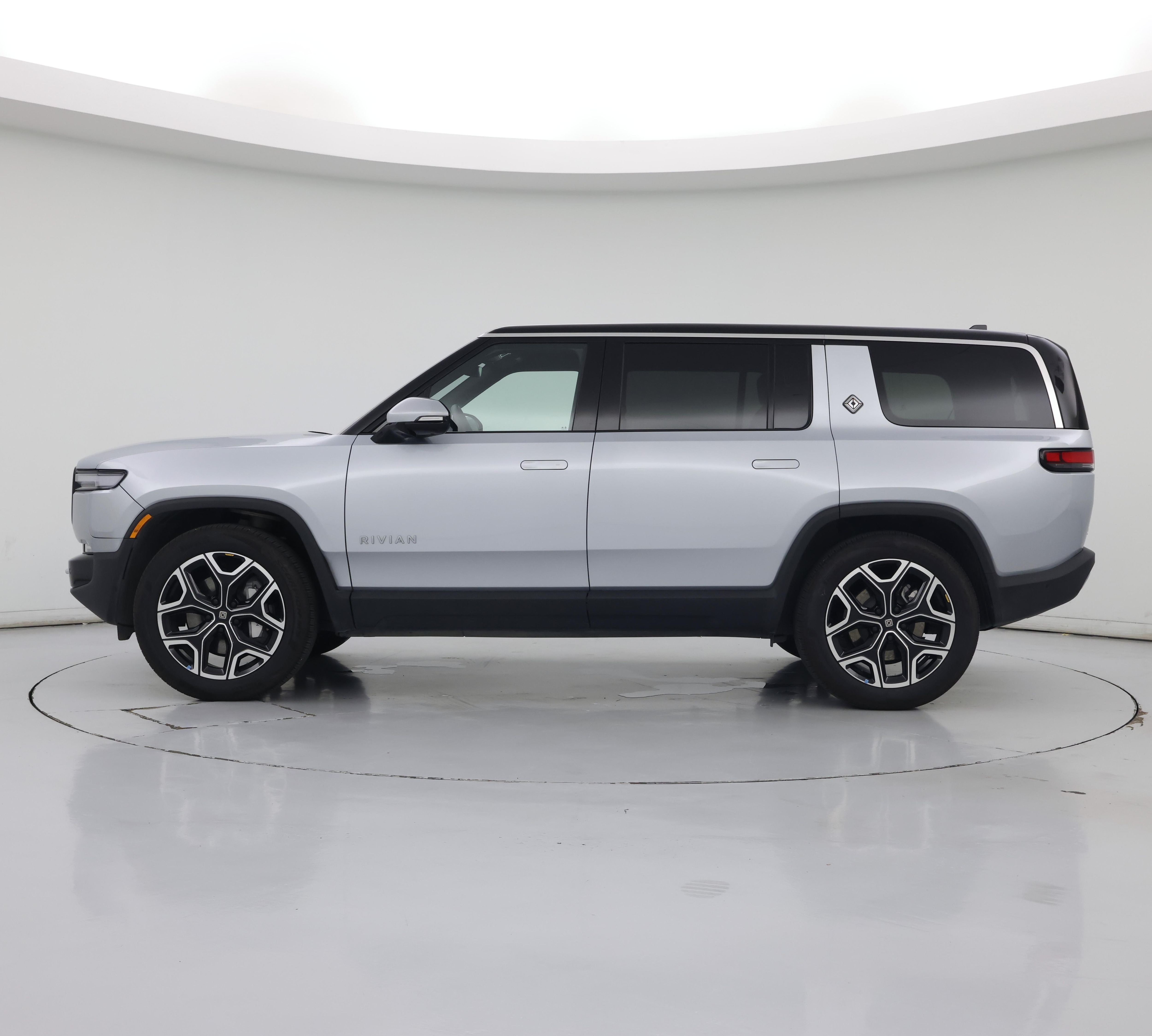 Thumbnail: 2026 Rivian R1S - 3