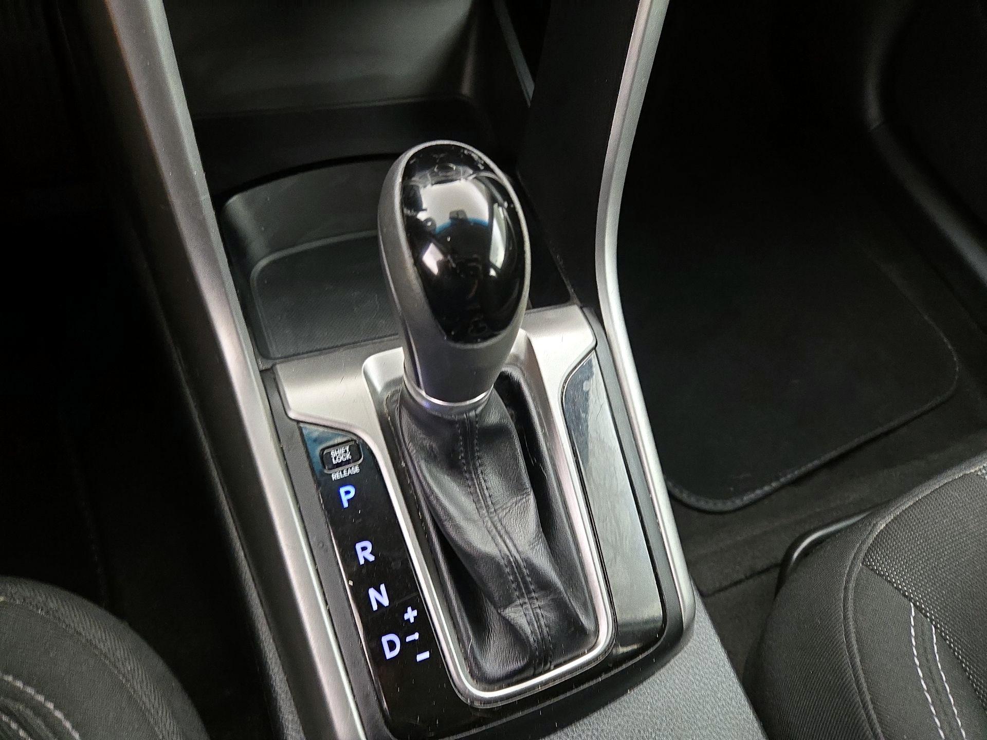 Thumbnail: 2016 Hyundai Elantra - 16