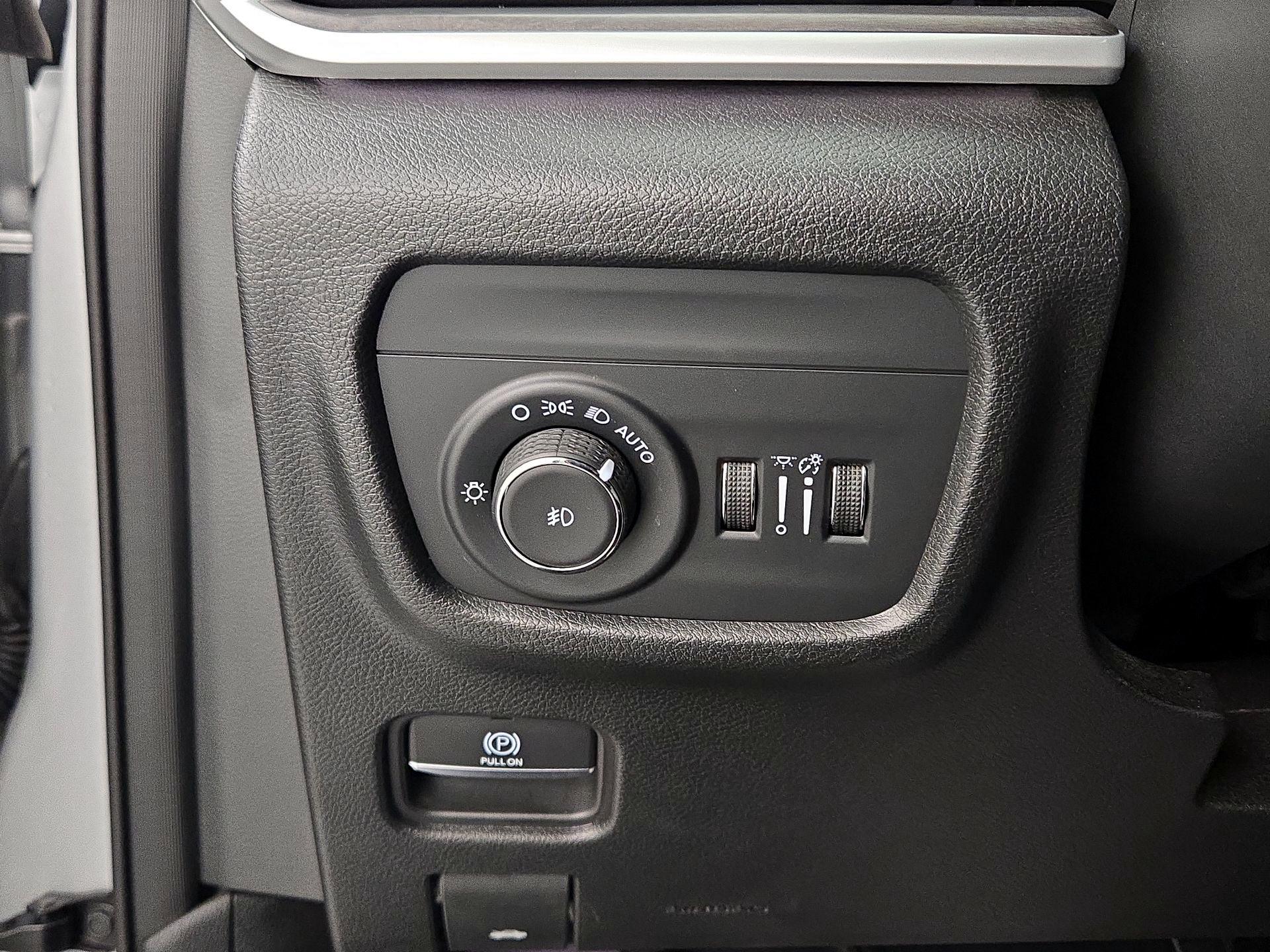 Thumbnail: 2023 Jeep Grand Cherokee - 13