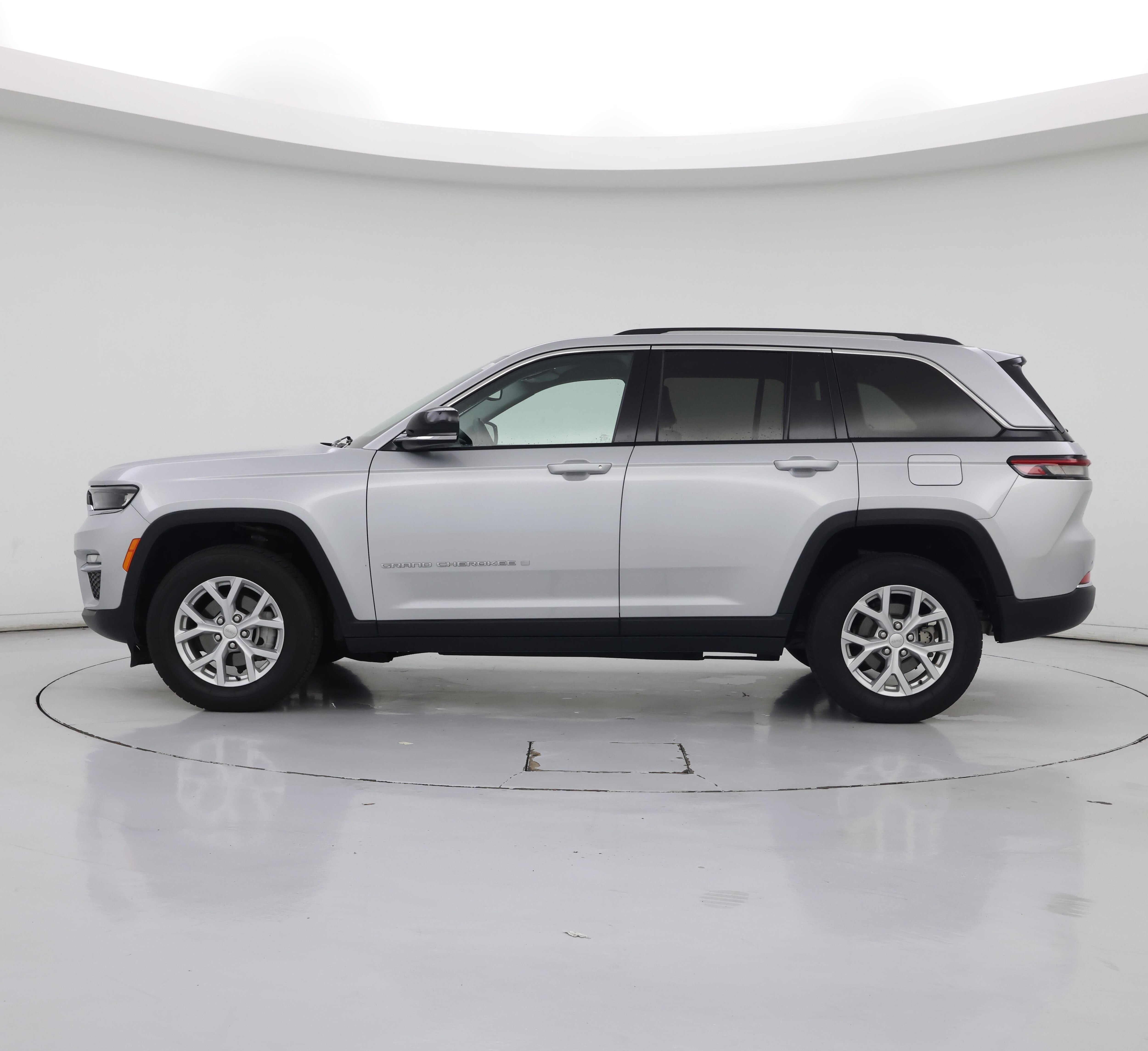 Thumbnail: 2023 Jeep Grand Cherokee - 3