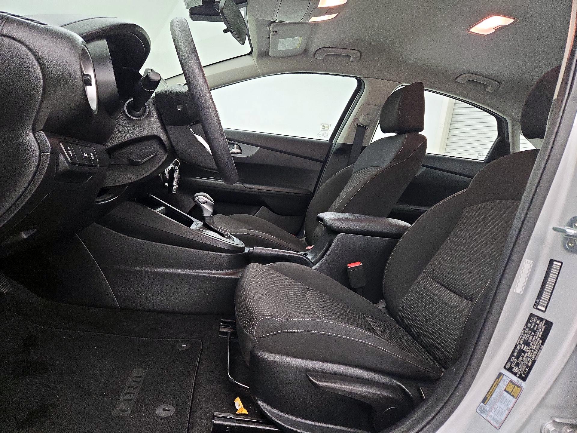 Thumbnail: 2020 Kia Forte - 11