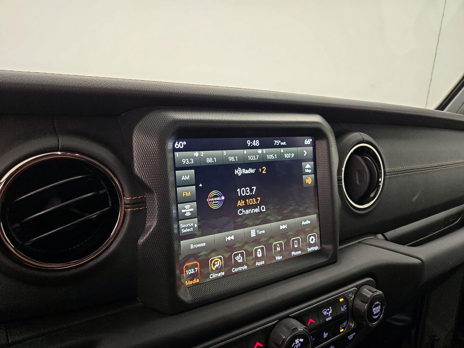 Thumbnail: 2022 Jeep Wrangler - 16