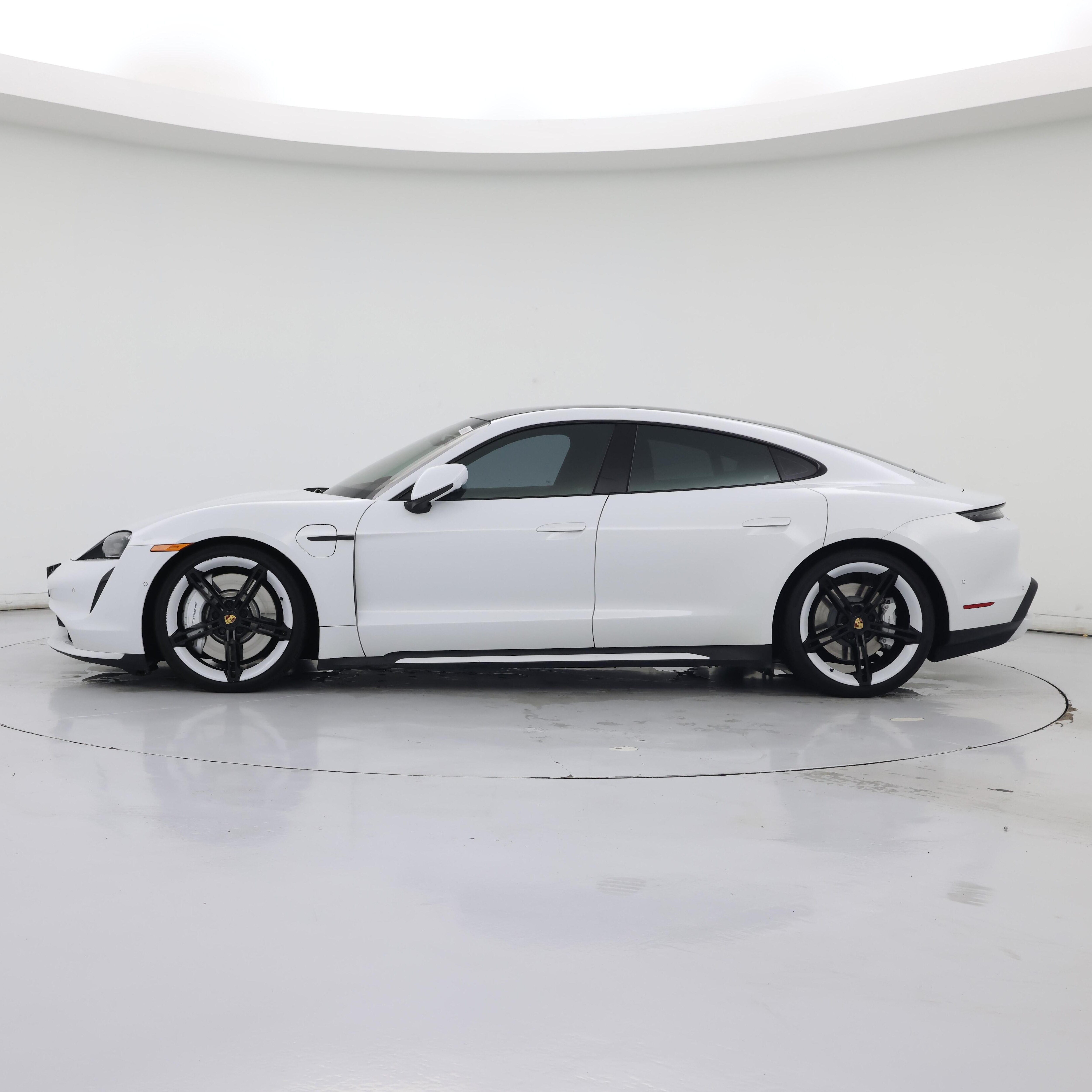 Thumbnail: 2023 Porsche Taycan - 3