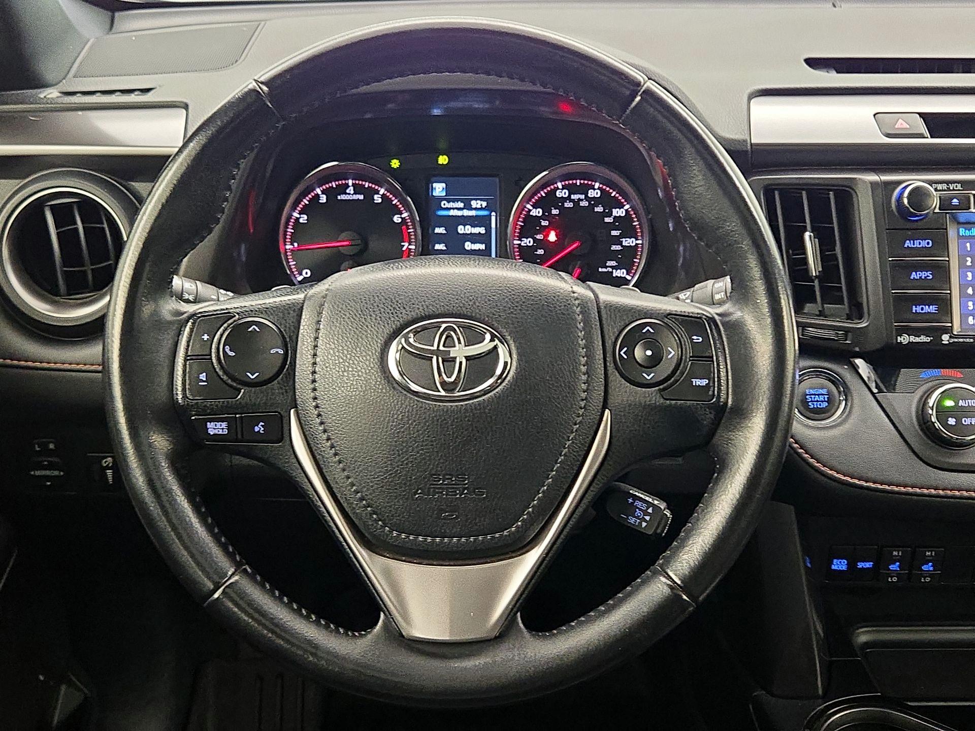 Thumbnail: 2016 Toyota RAV4 - 10