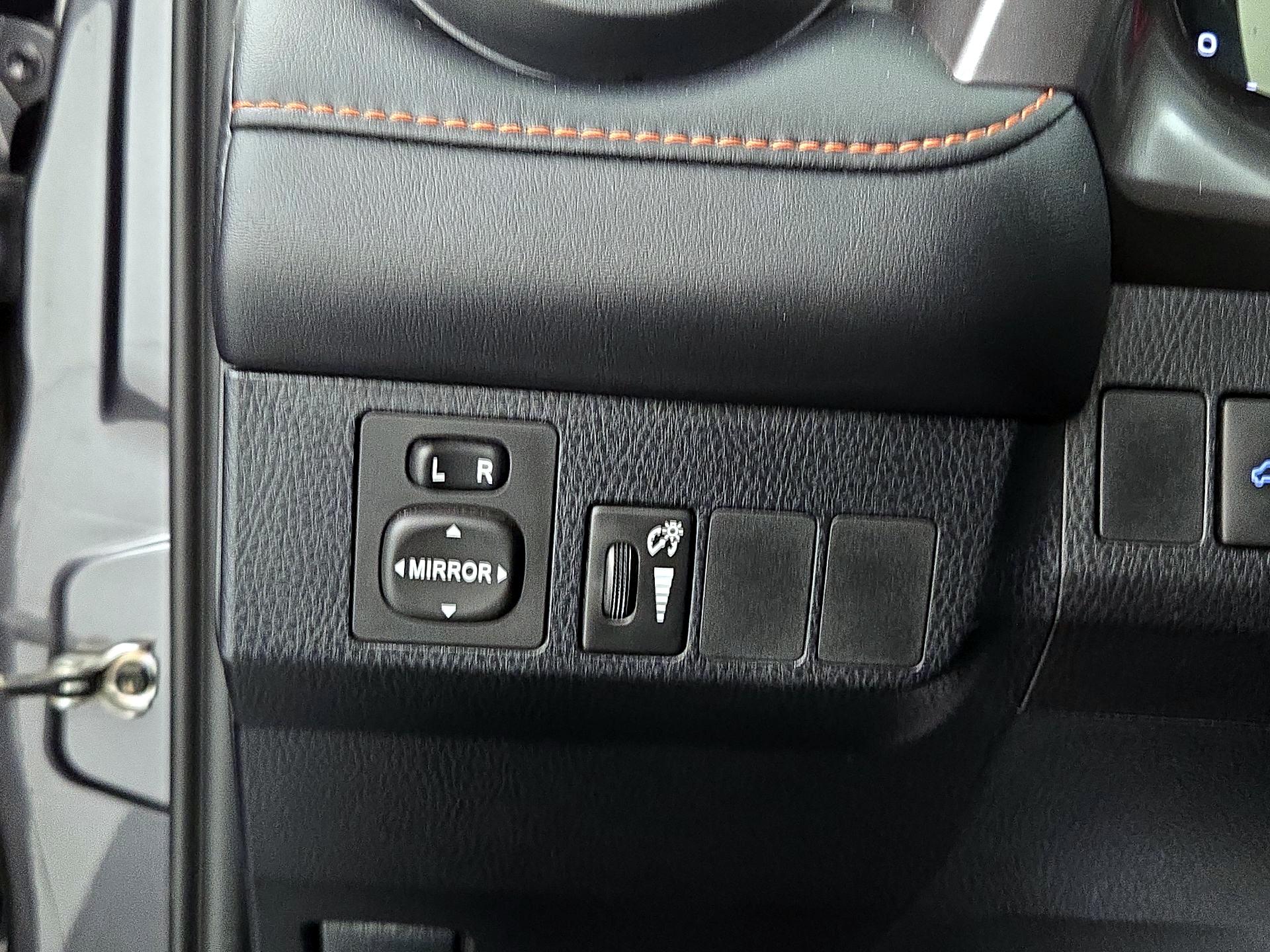 Thumbnail: 2016 Toyota RAV4 - 13