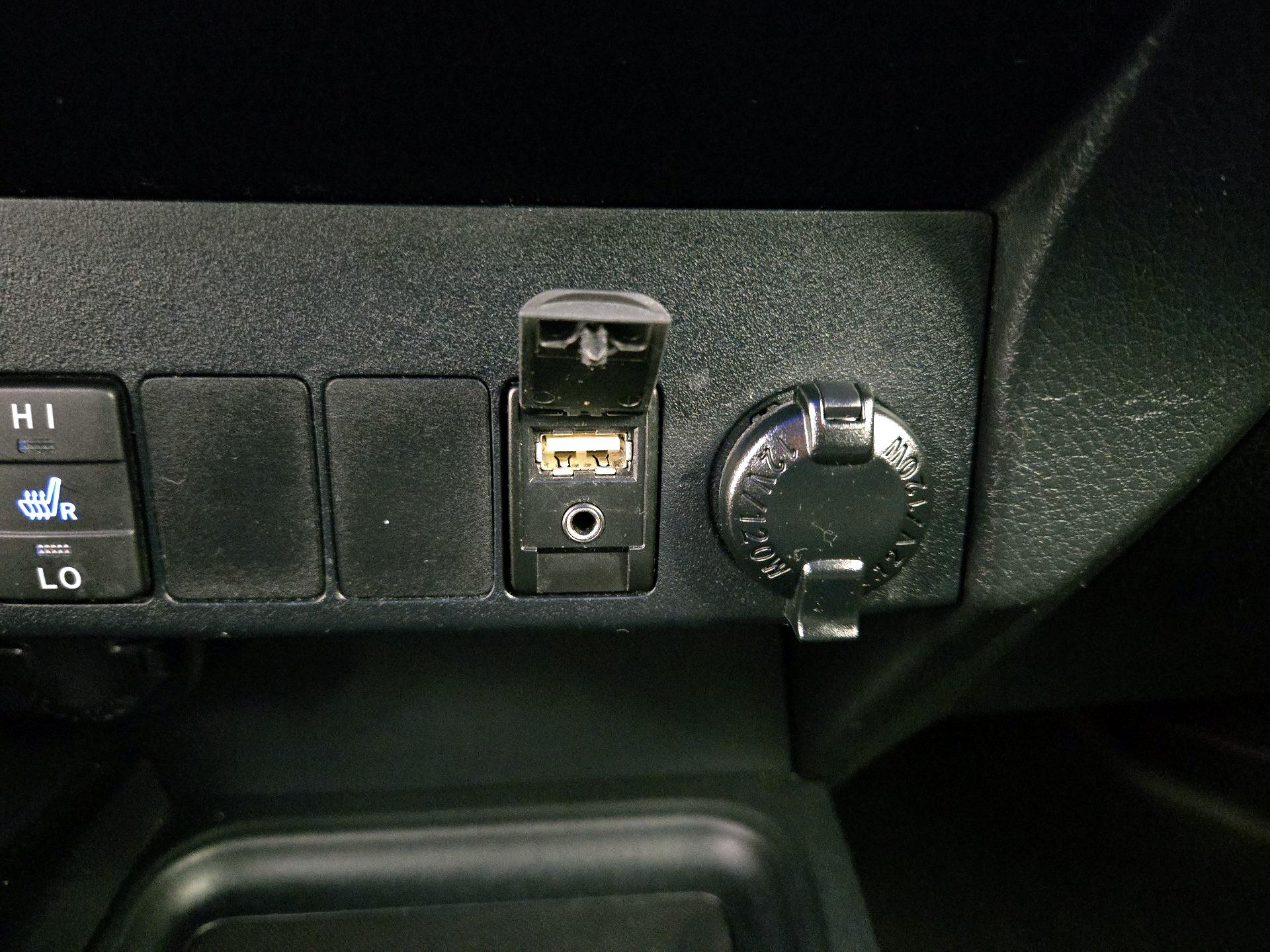 Thumbnail: 2016 Toyota RAV4 - 18