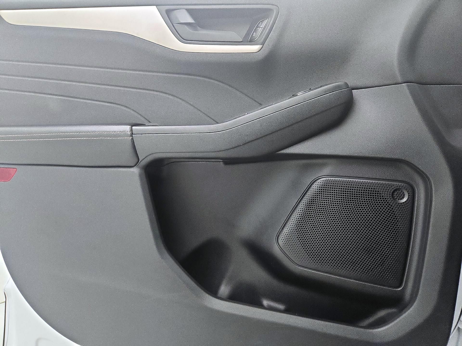 Thumbnail: 2022 Ford Escape - 12