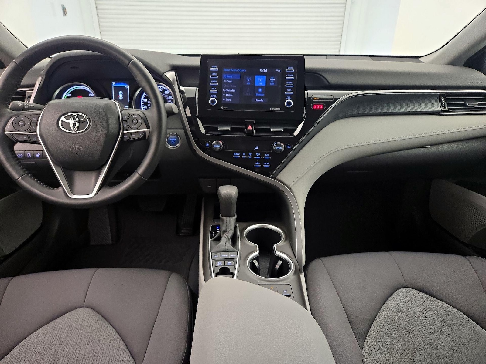 2022 Toyota Camry LE - Photo 10