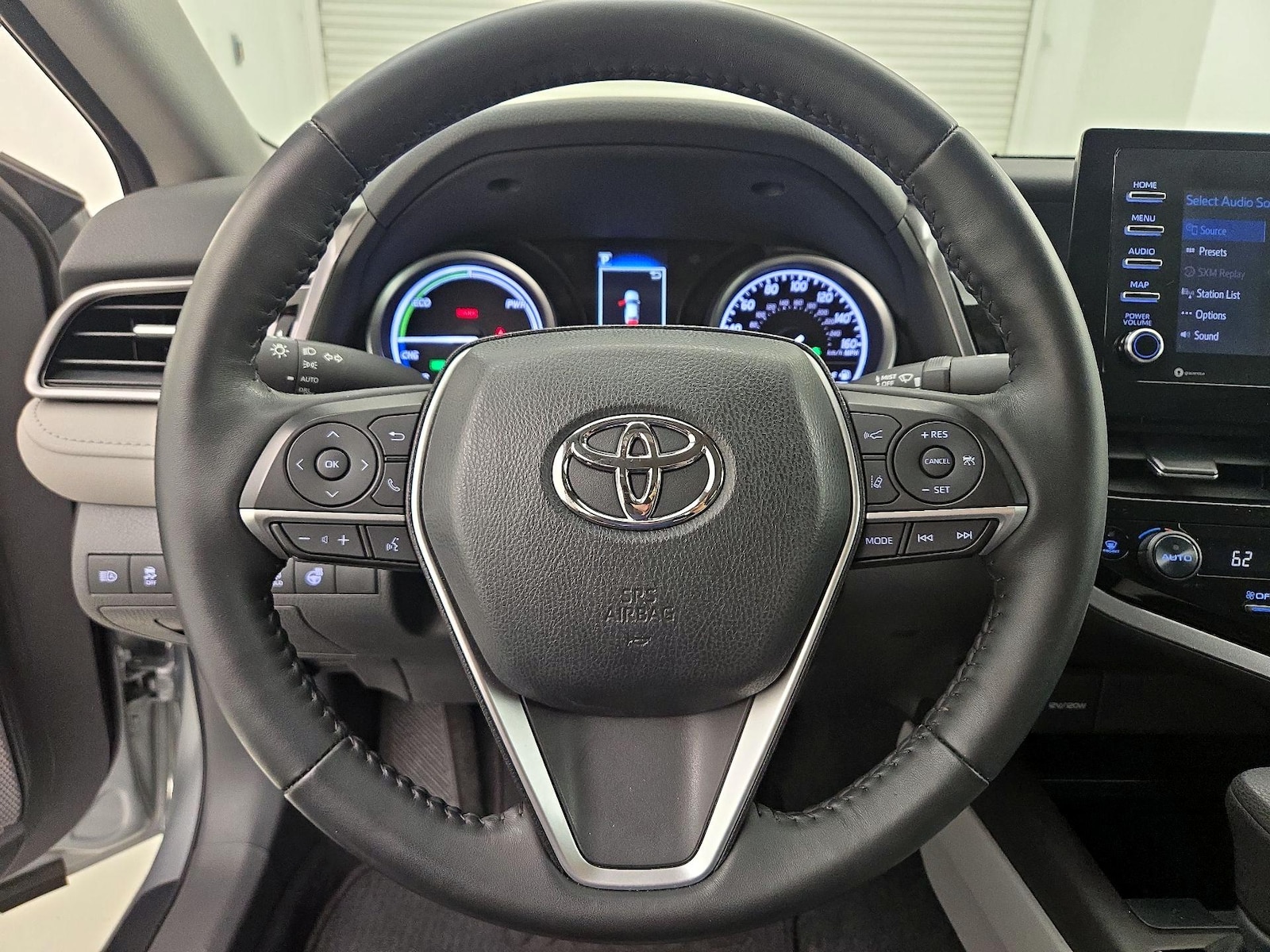 2022 Toyota Camry LE - Photo 11