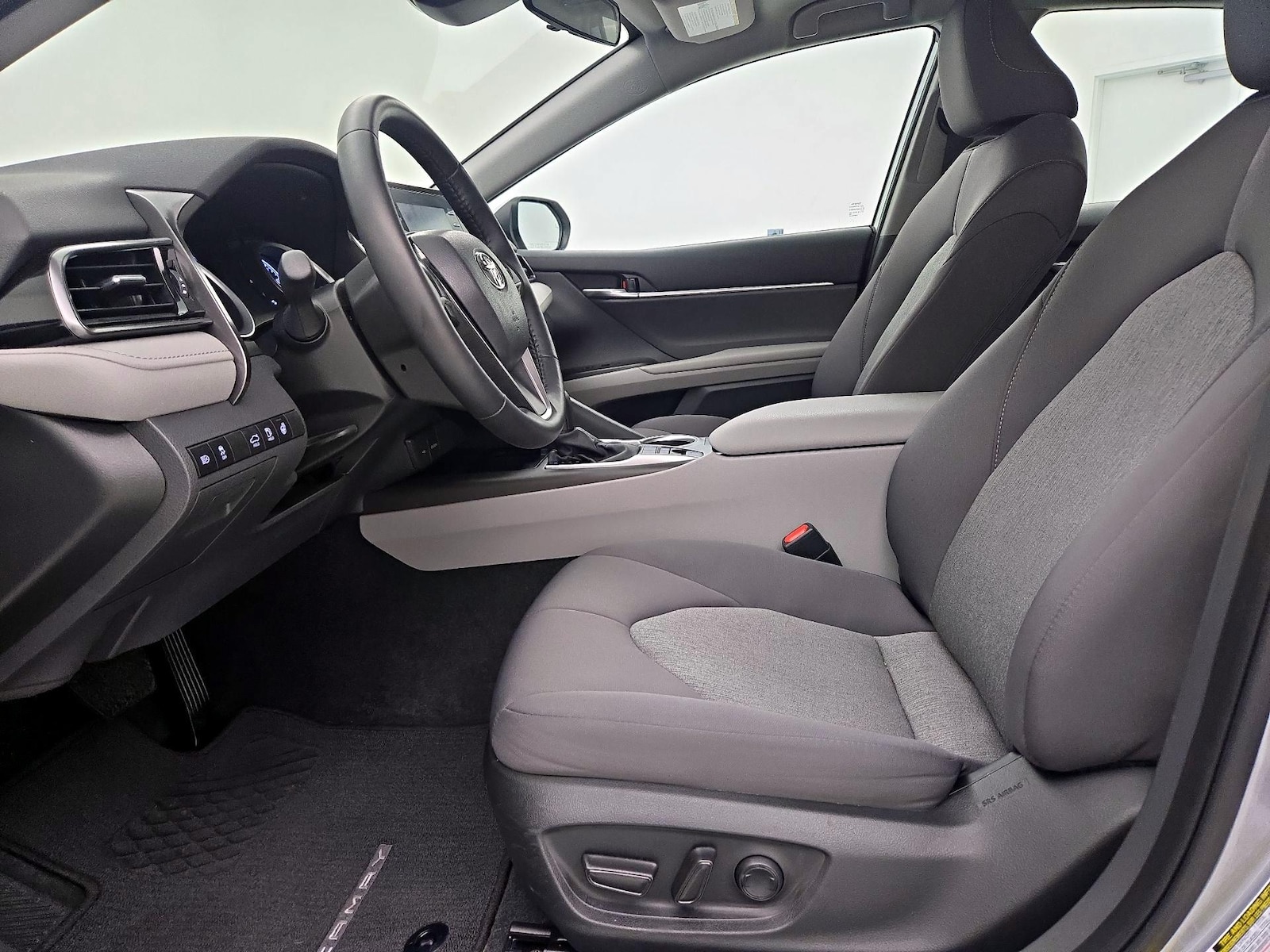 2022 Toyota Camry LE - Photo 12
