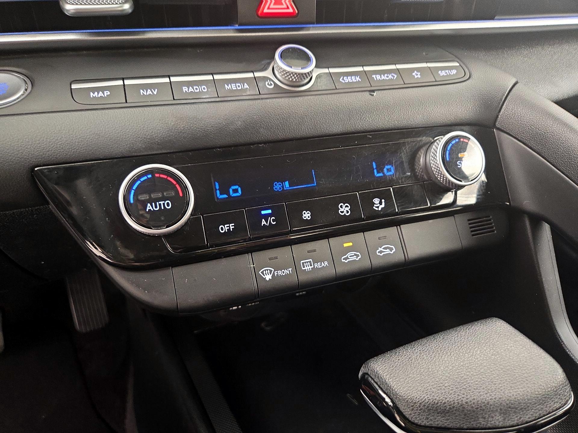 Thumbnail: 2024 Hyundai Elantra - 16