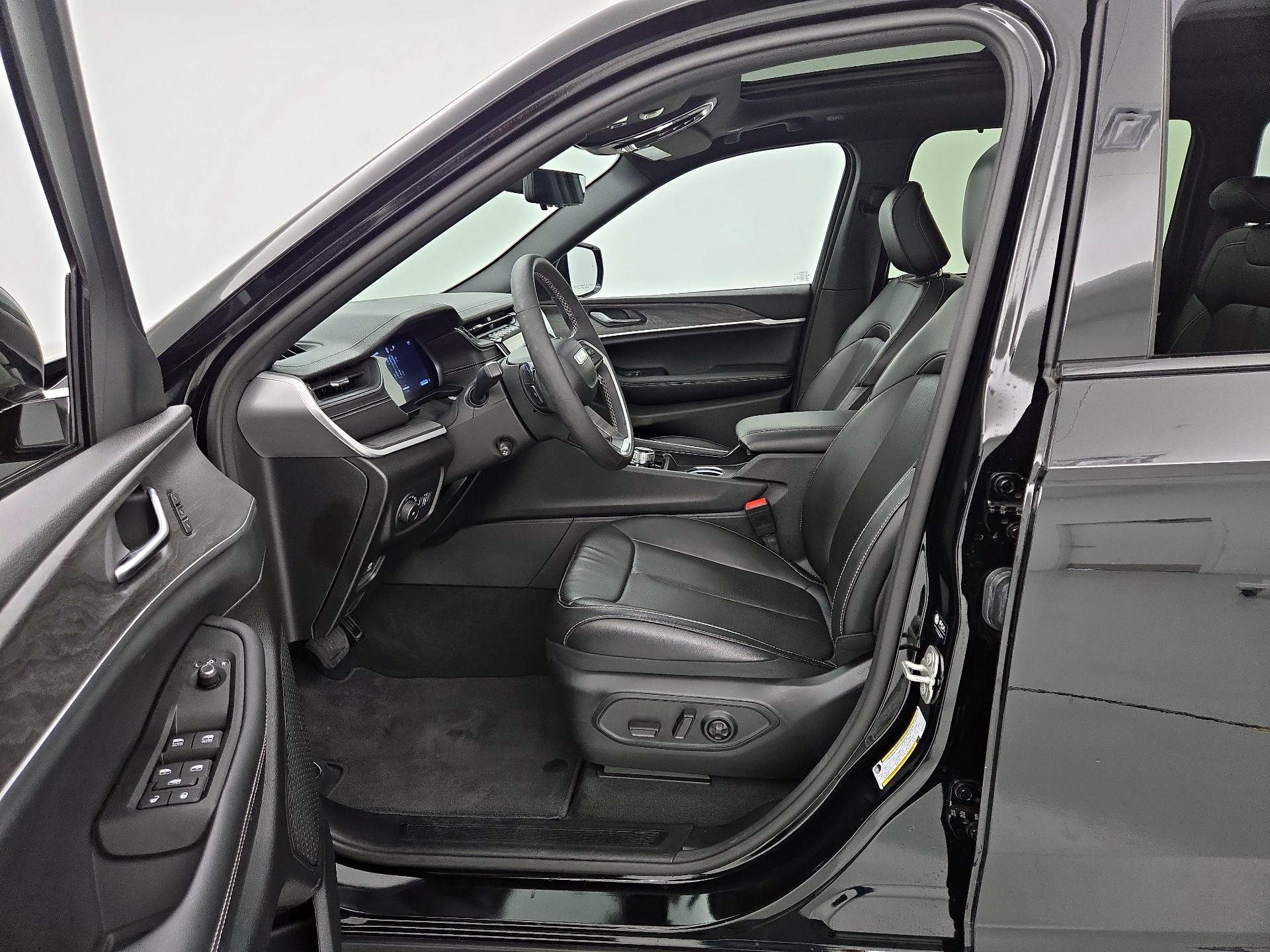 Thumbnail: 2024 Jeep Grand Cherokee - 11